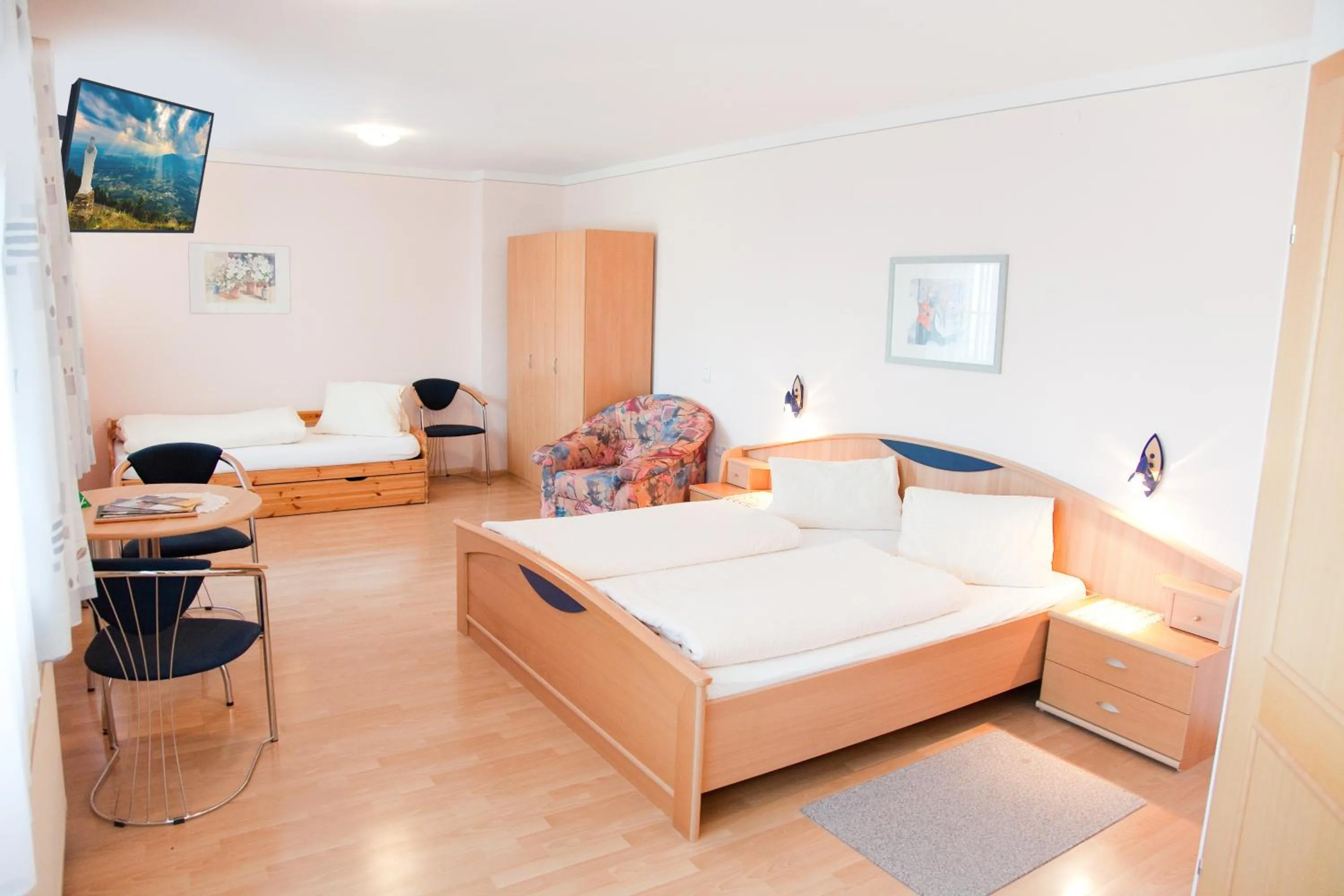 Photo of the whole room, Bed in Thermenpension Gigler