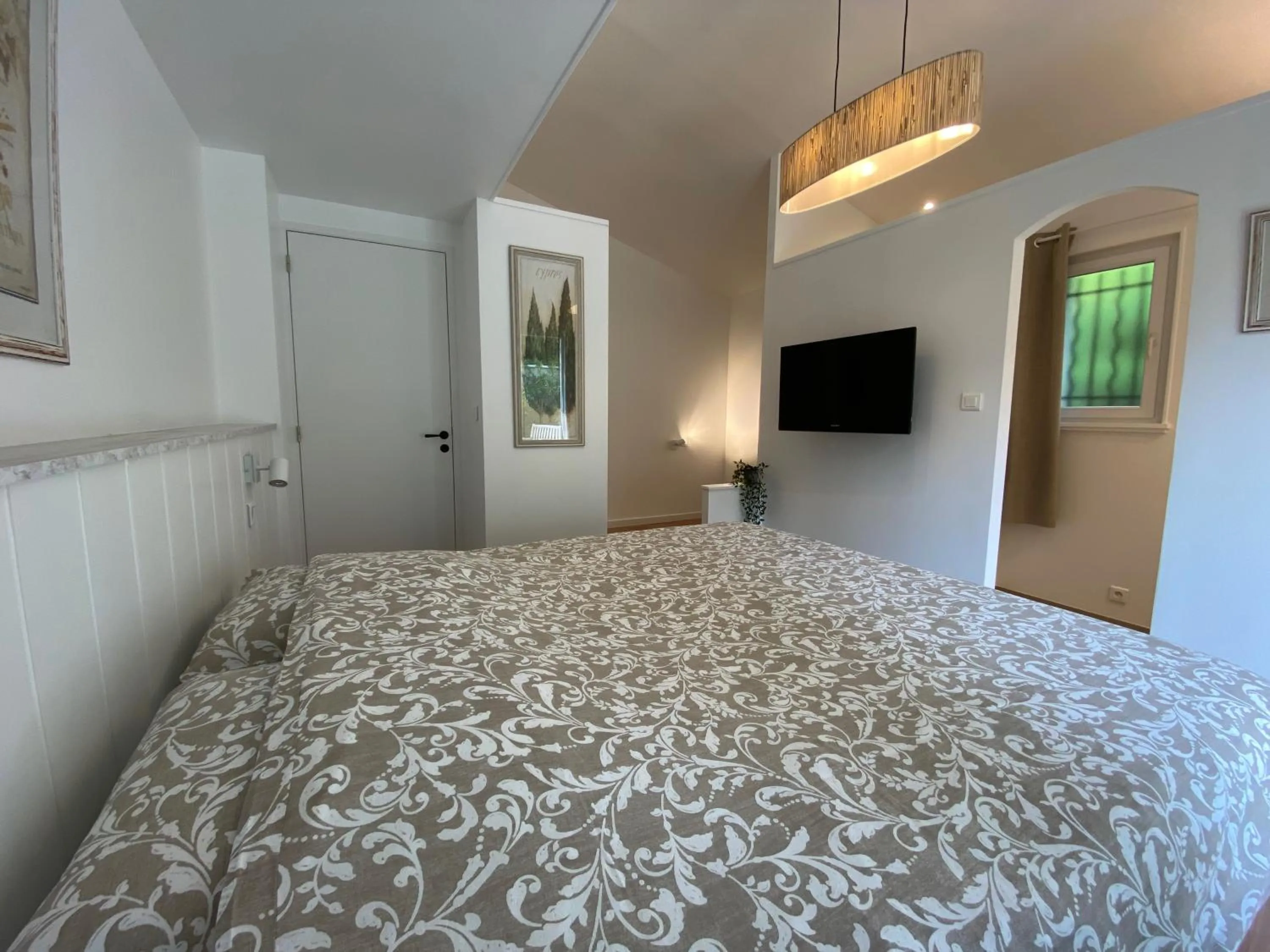 Bed in La Bastide au Ventoux