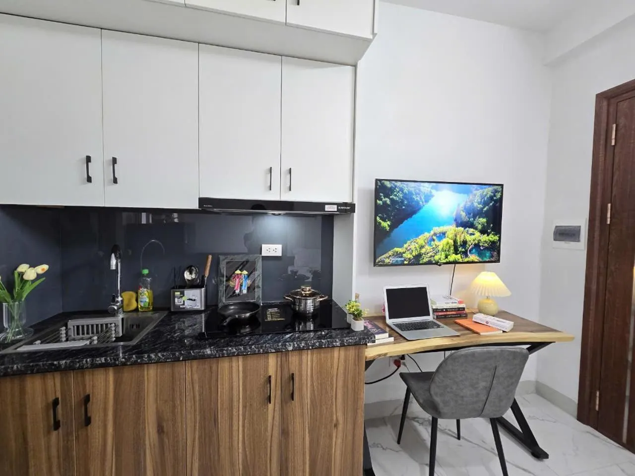 Kitchen or kitchenette in The Chilling'N Homestay Ha Noi 89