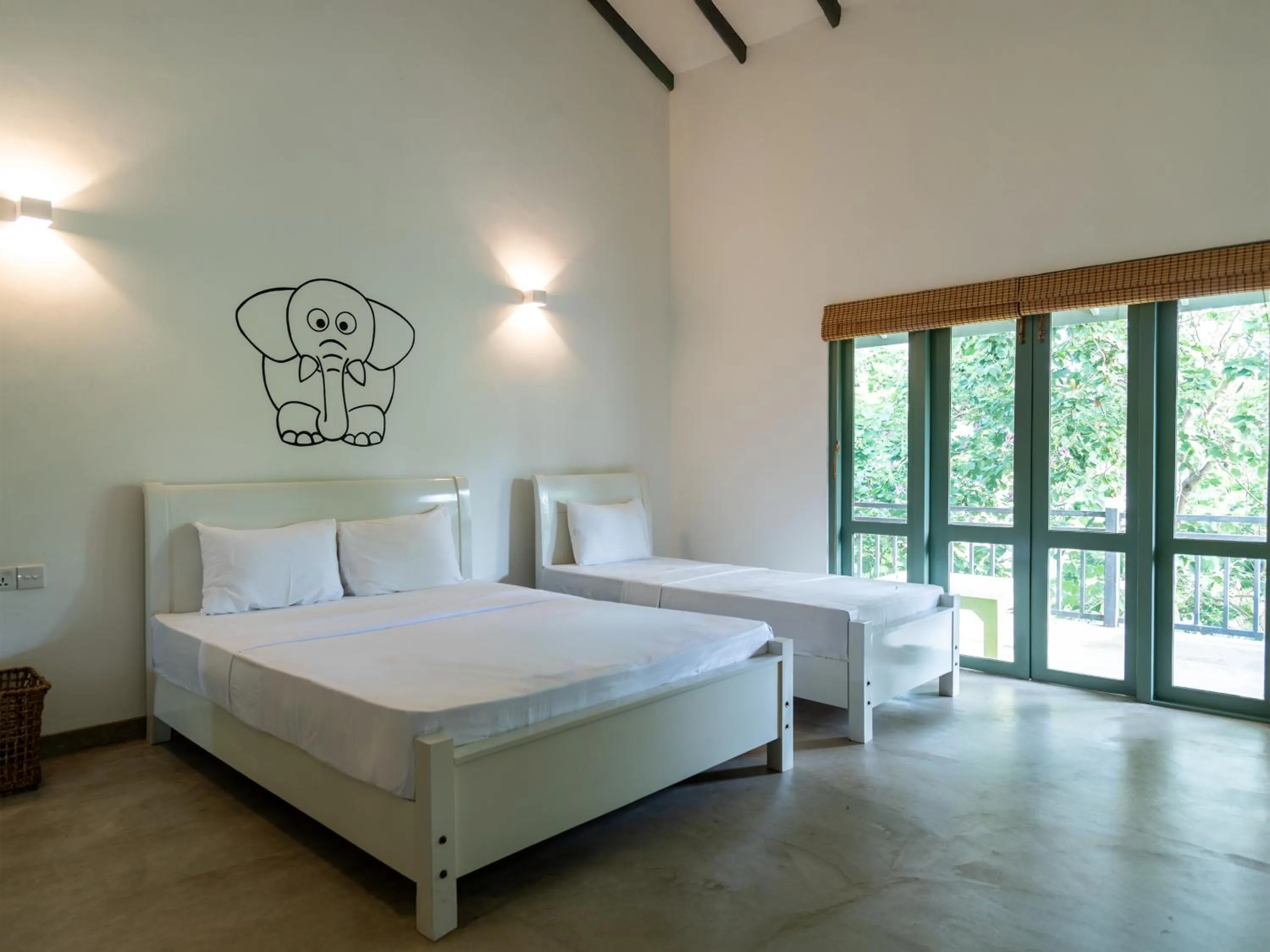 Bed in Moi Dambulla by DBI