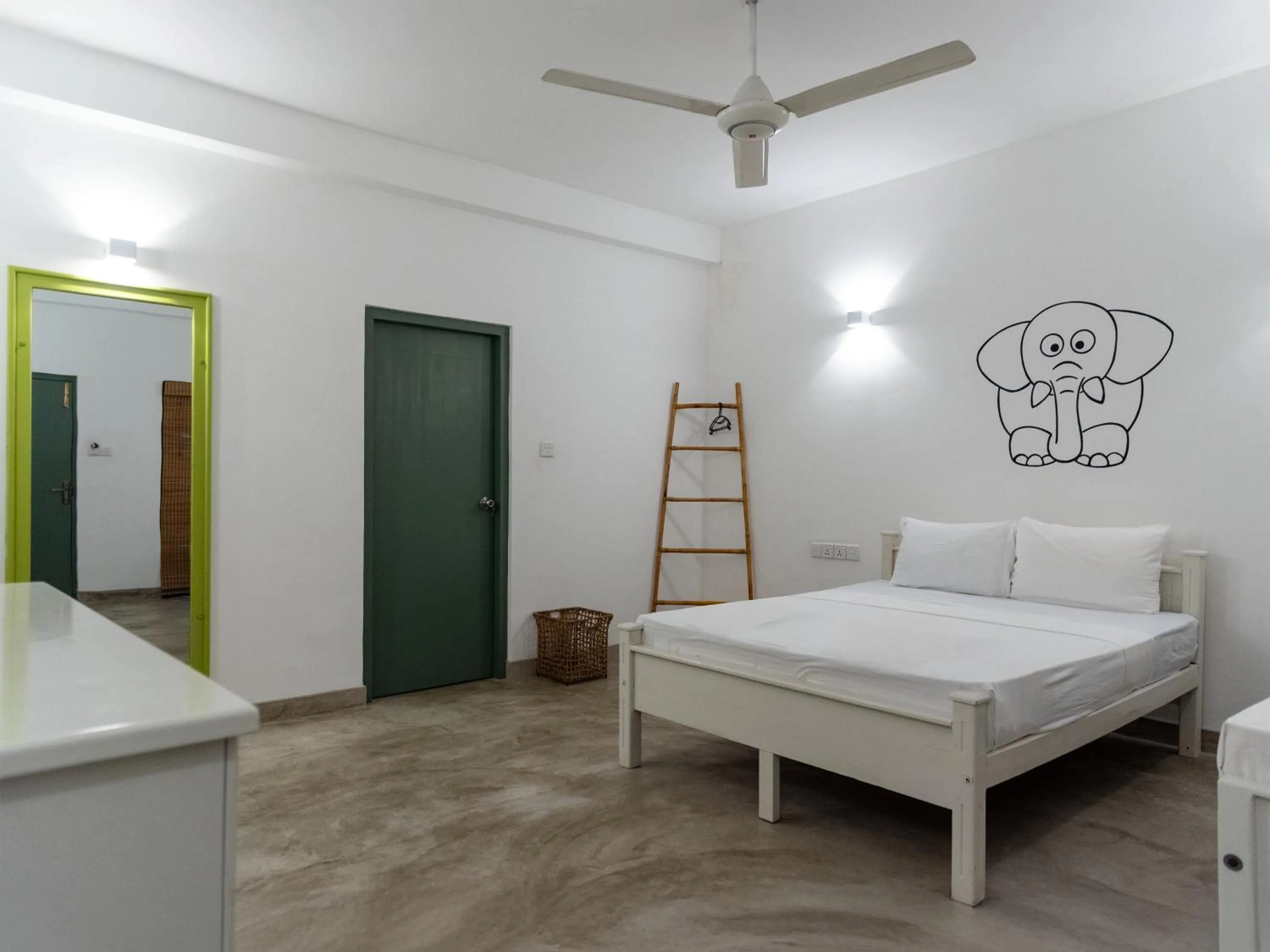 Bed in Moi Dambulla by DBI