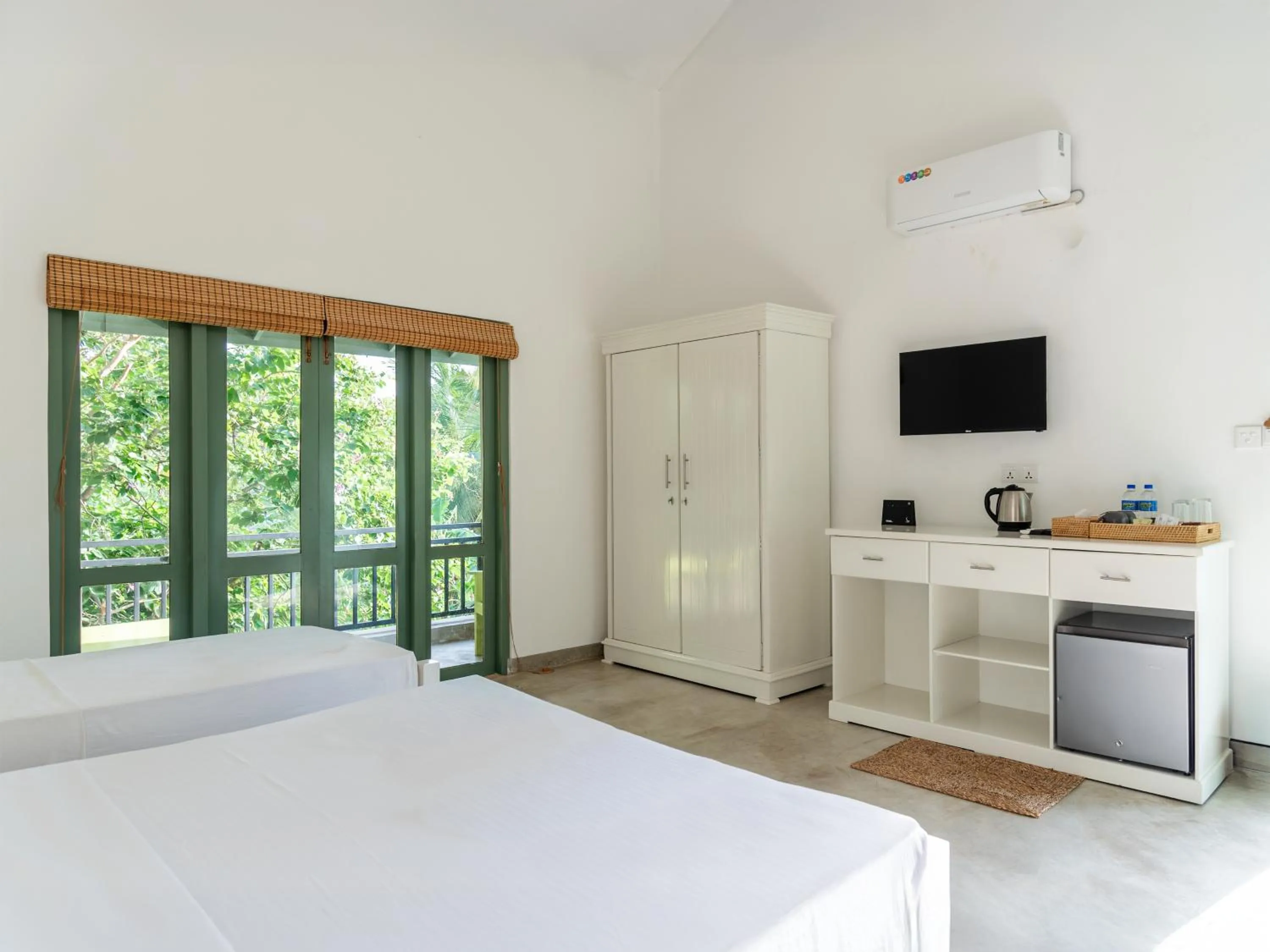 Bed in Moi Dambulla by DBI