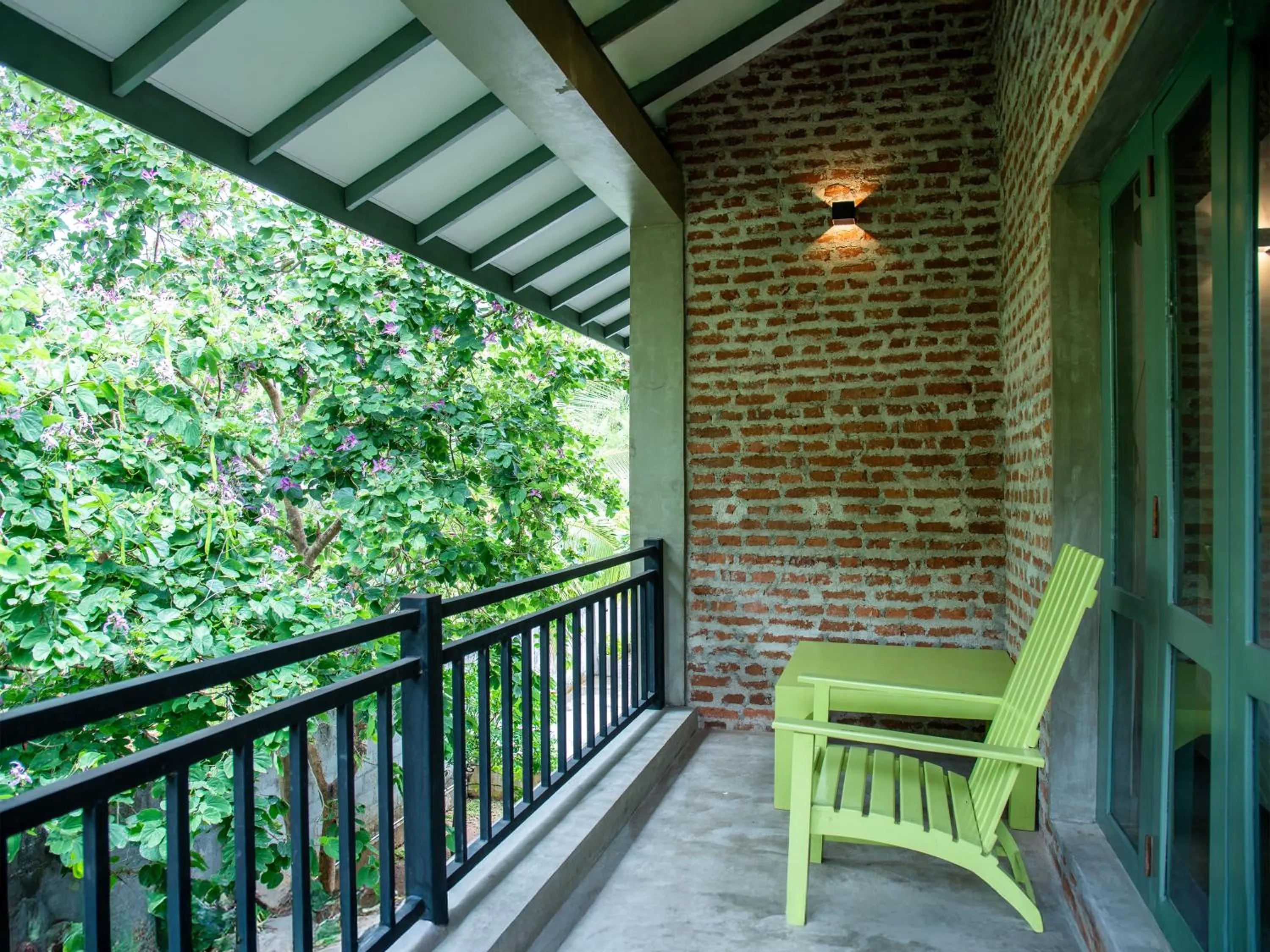Patio in Moi Dambulla by DBI