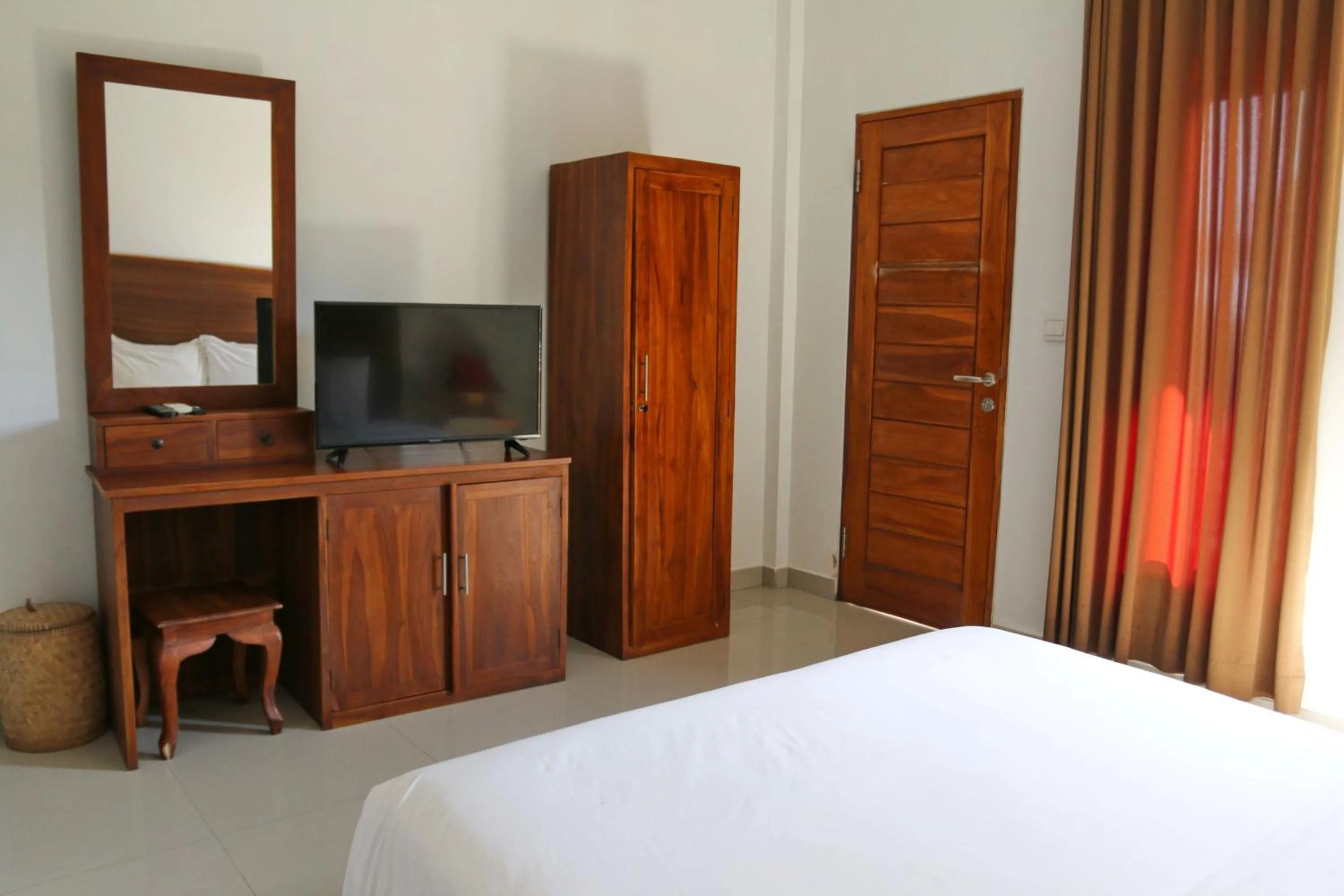 Photo of the whole room, Bed in The Gong