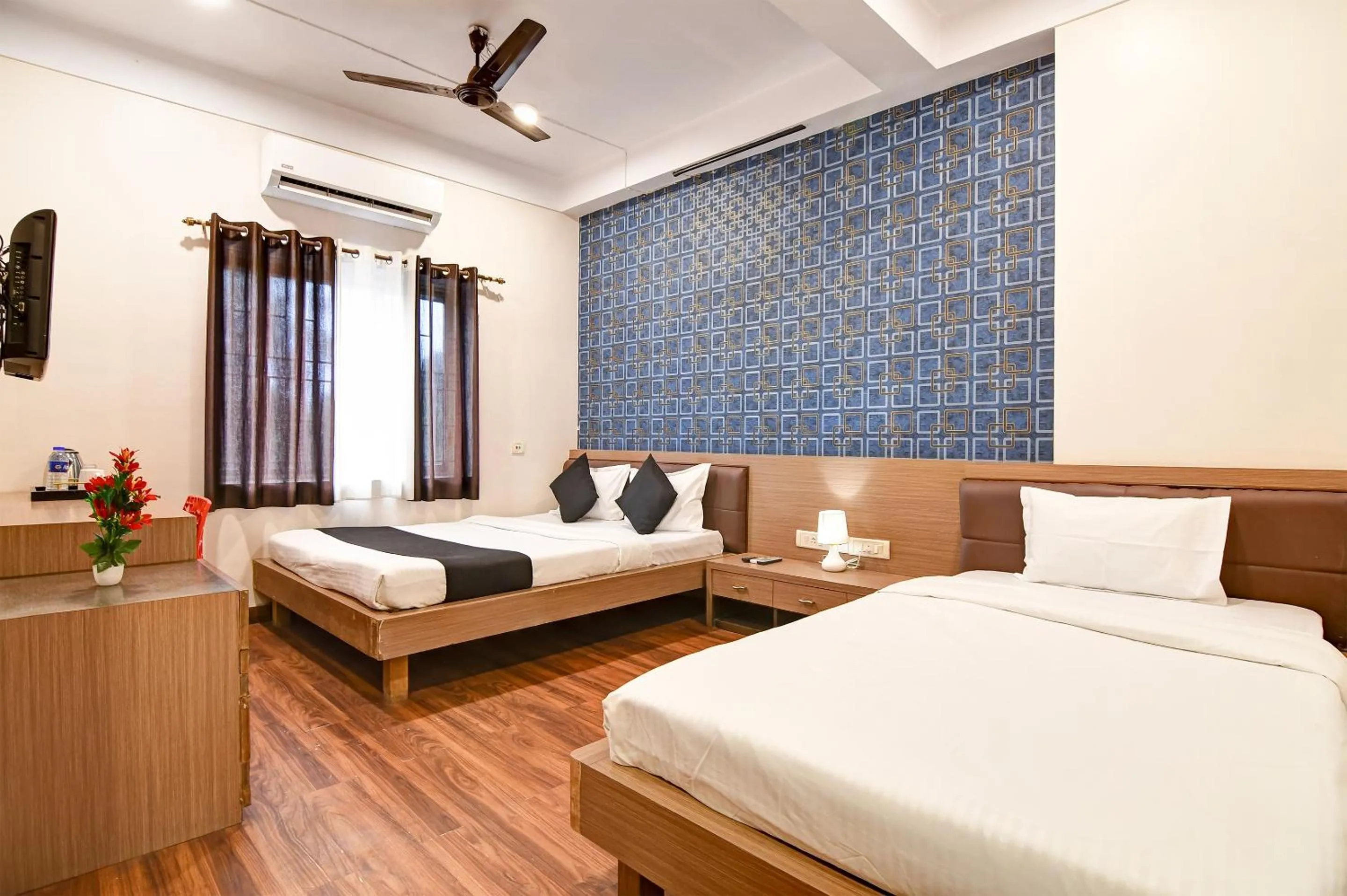 Brill Maner Residency Opposite Technopolis