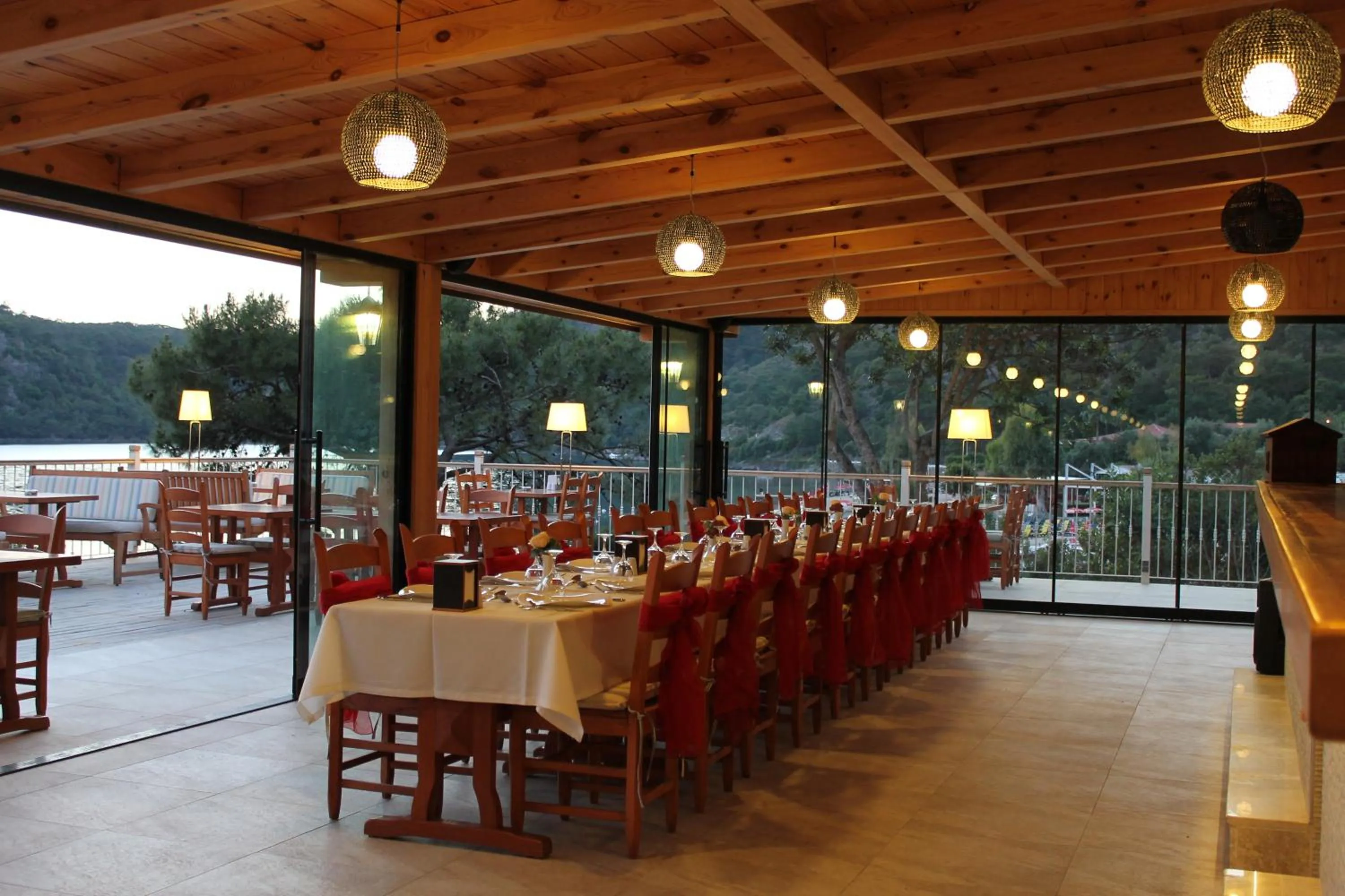 Restaurant/places to eat in S3 Seahorse Beach Club