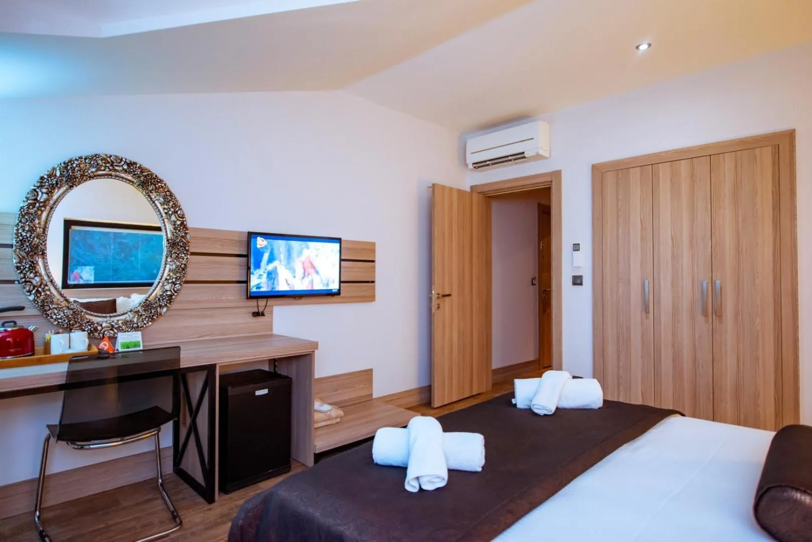 Decorative detail, Bed in S3 Seahorse Beach Club