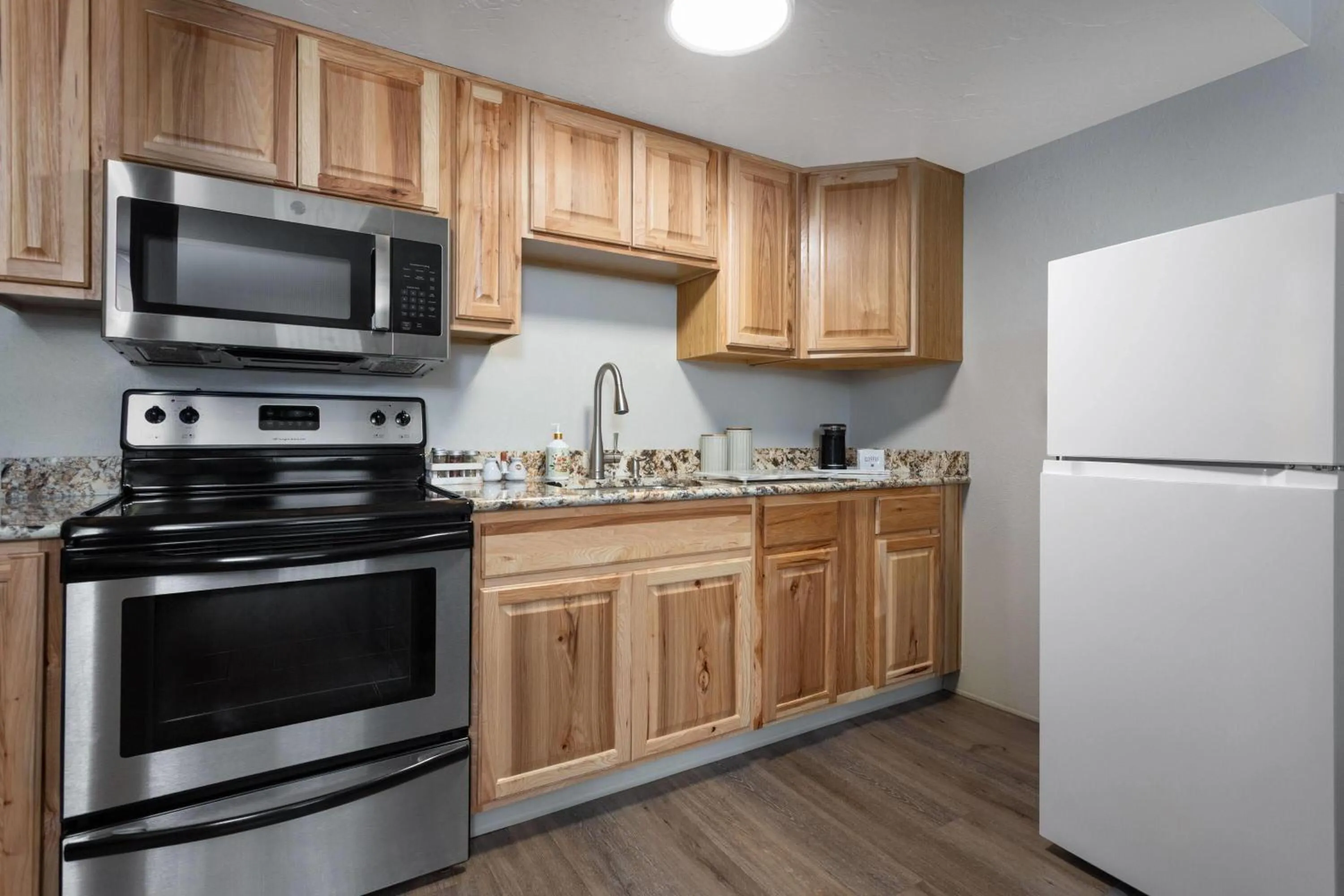 Photo of the whole room in Days Inn and Suites by Wyndham Downtown Missoula-University