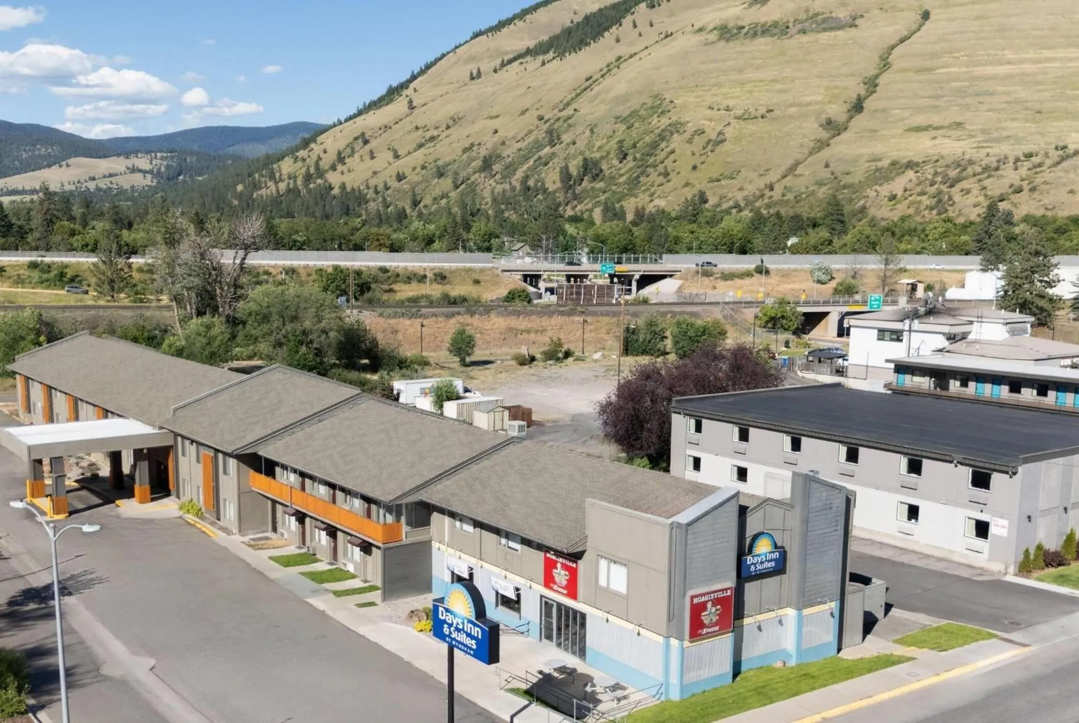 Property building in Days Inn and Suites by Wyndham Downtown Missoula-University
