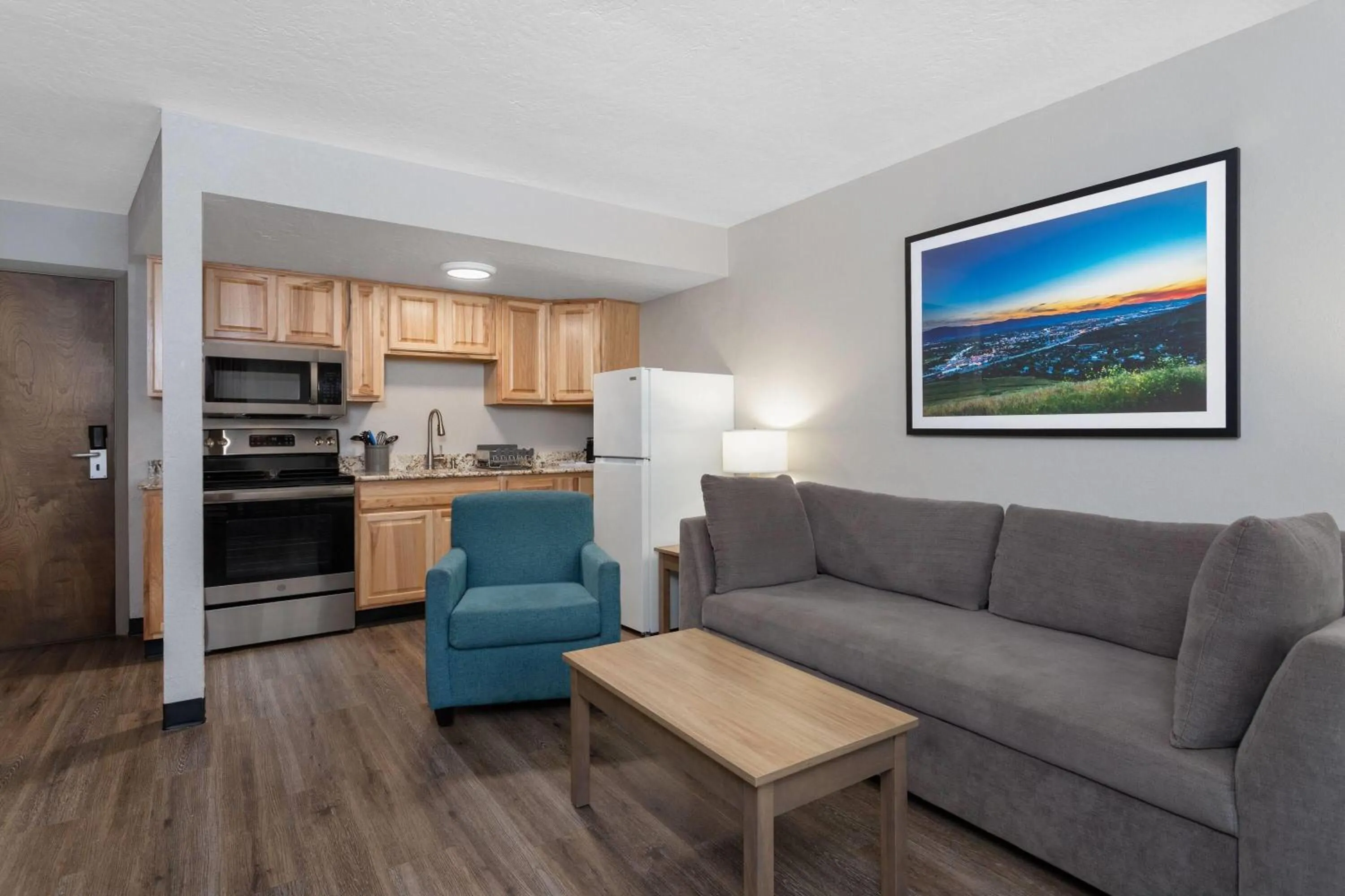 Photo of the whole room in Days Inn and Suites by Wyndham Downtown Missoula-University