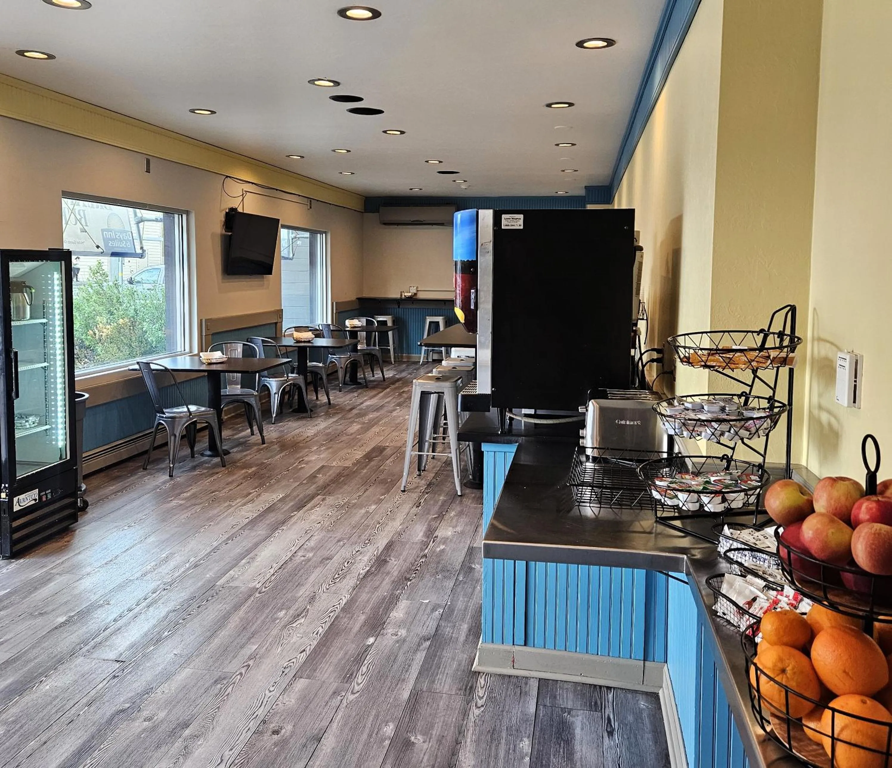 Breakfast in Days Inn and Suites by Wyndham Downtown Missoula-University