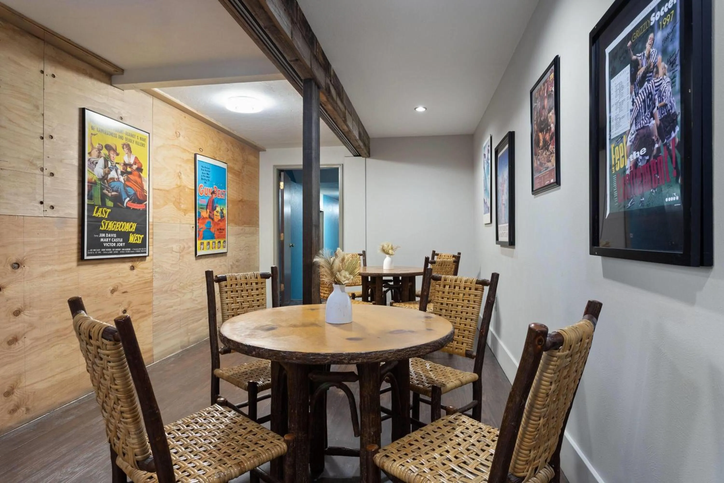 Lobby or reception in Days Inn and Suites by Wyndham Downtown Missoula-University