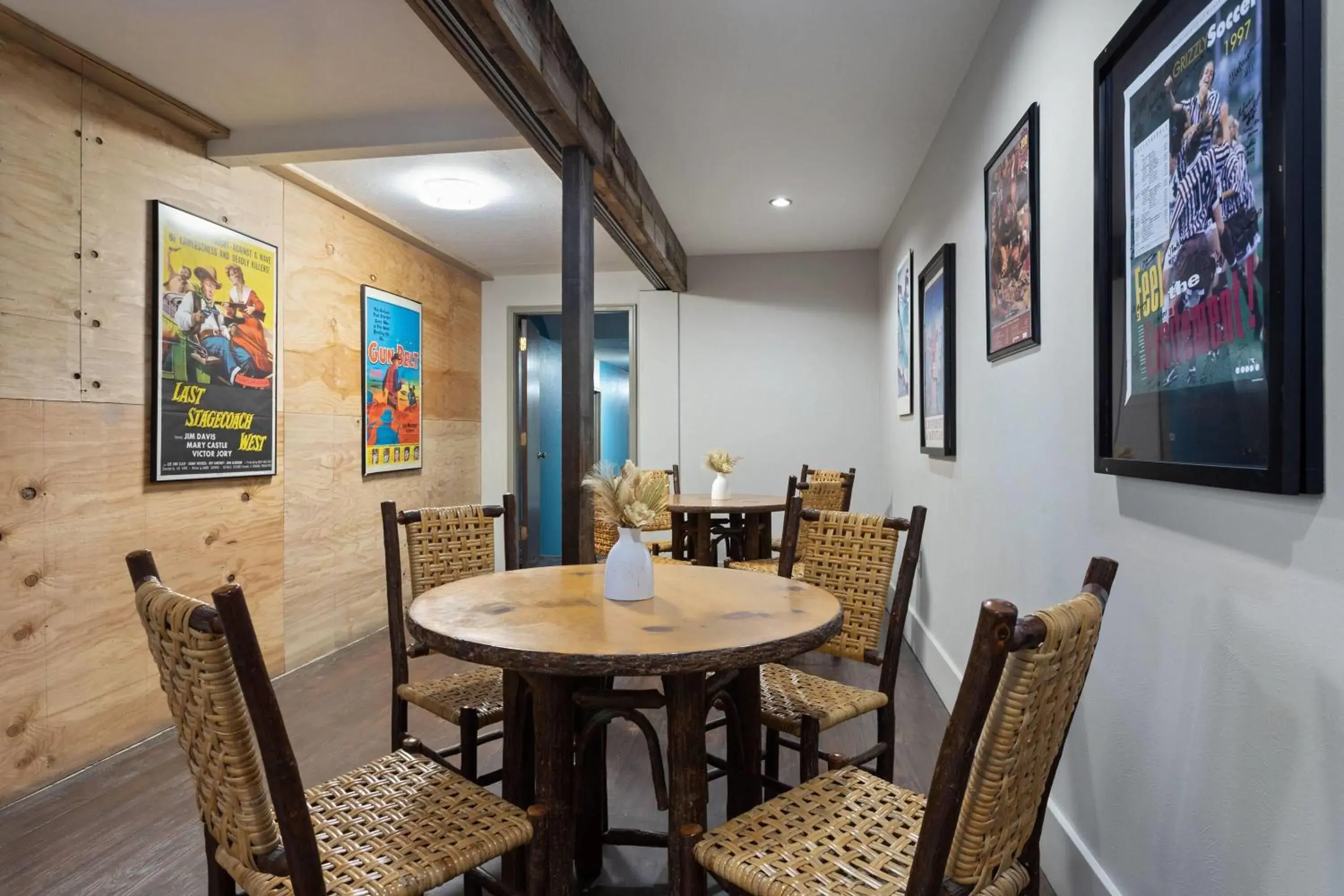 Lobby or reception in Days Inn and Suites by Wyndham Downtown Missoula-University Lobby or reception in Days Inn and Suites by Wyndham Downtown Missoula-University