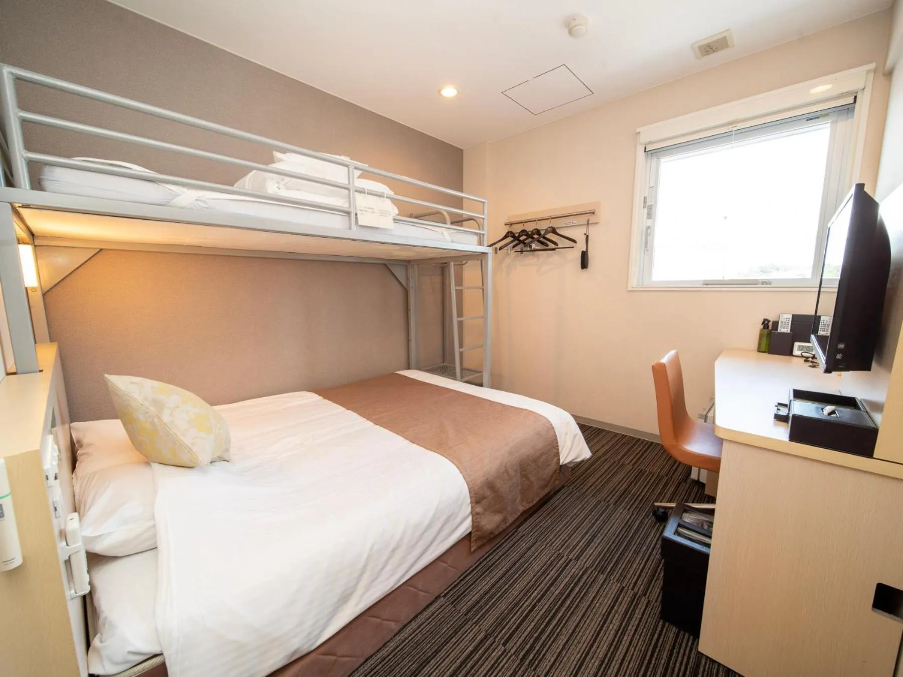 Bed in Super Hotel Premier Akasaka