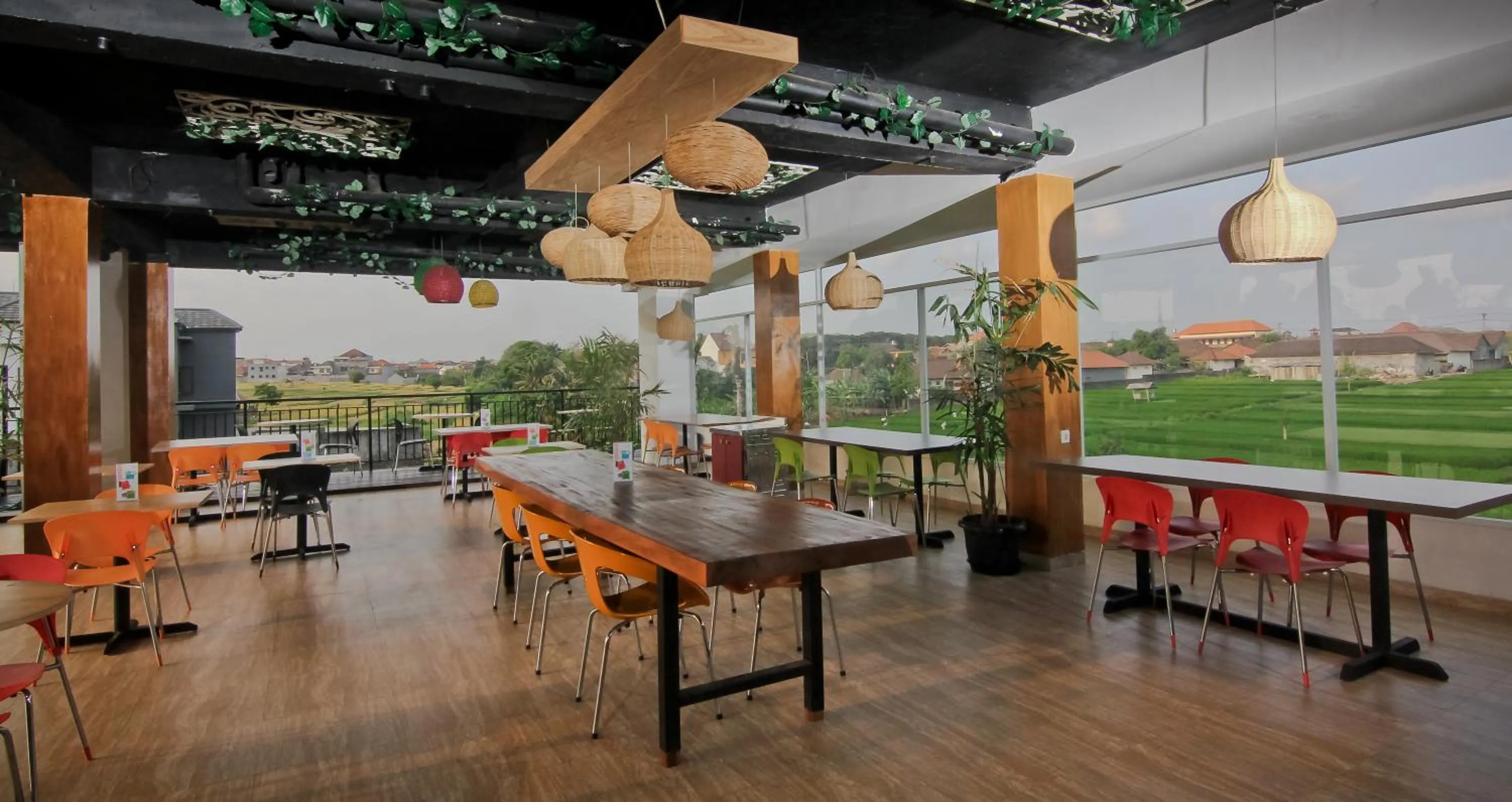 Restaurant/places to eat in The Salak Style Hotel