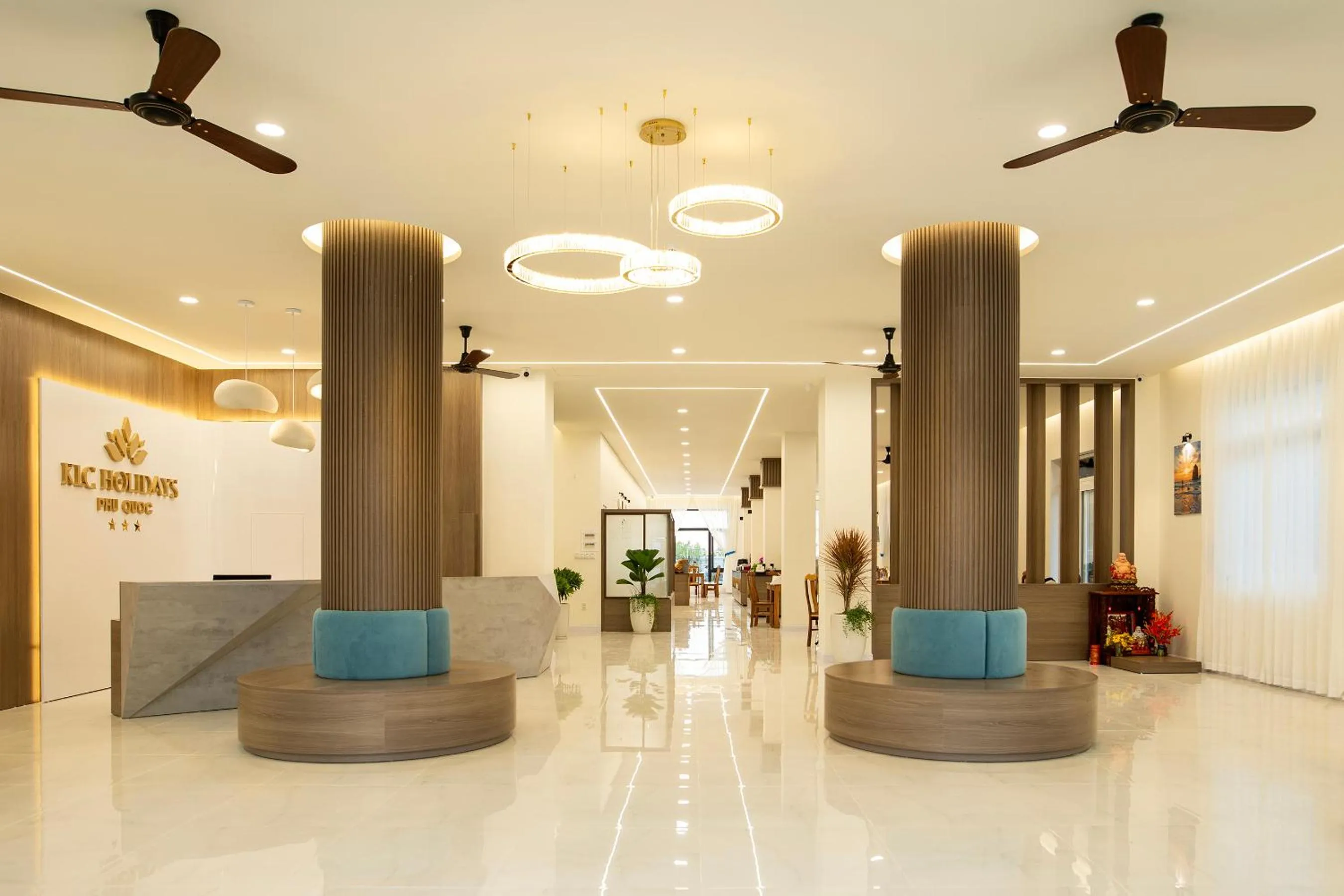 Seating area in KLC Holidays Phu Quoc Hotel