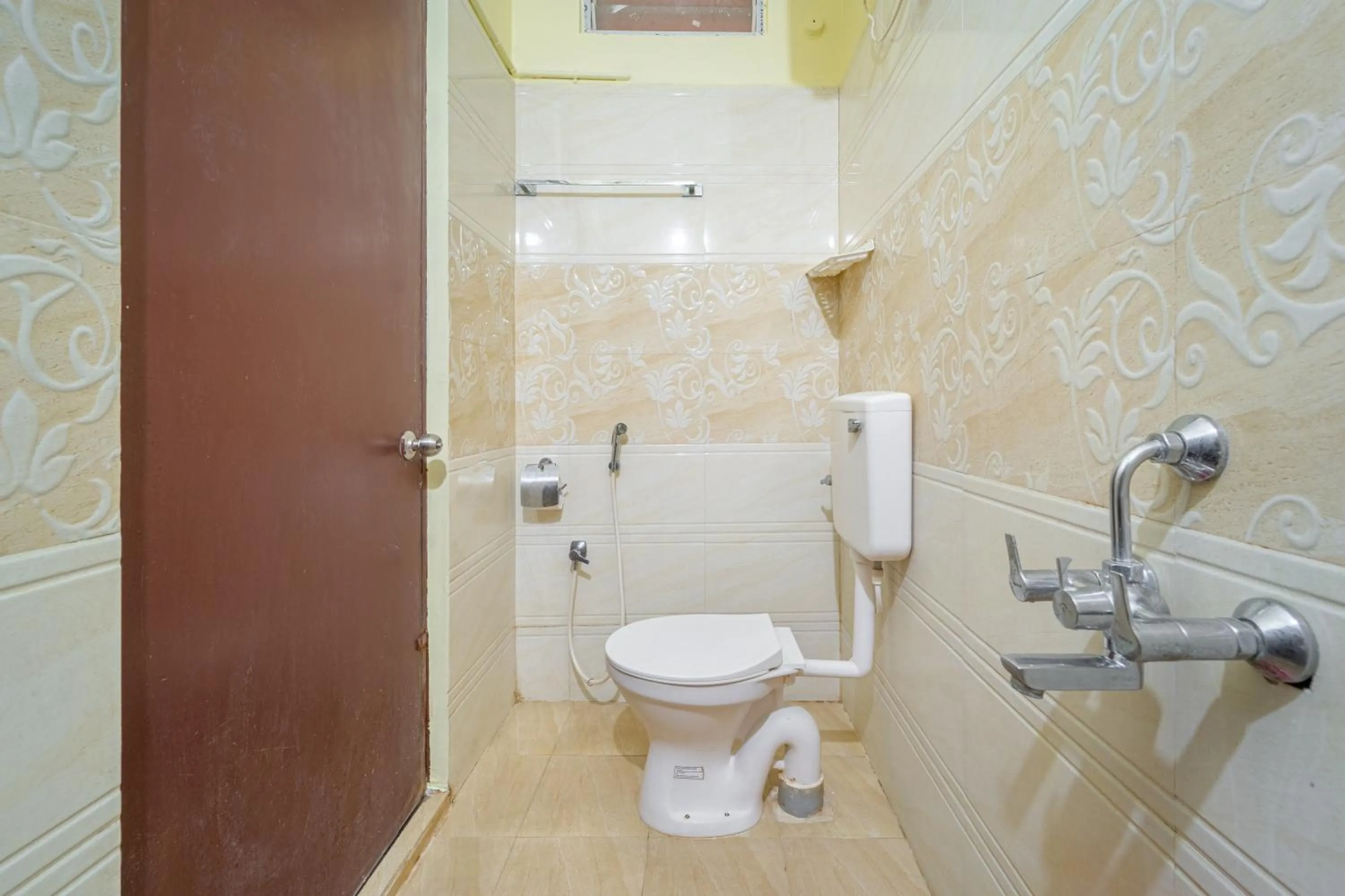 Toilet in Shoreline Stays Near Rock Beach