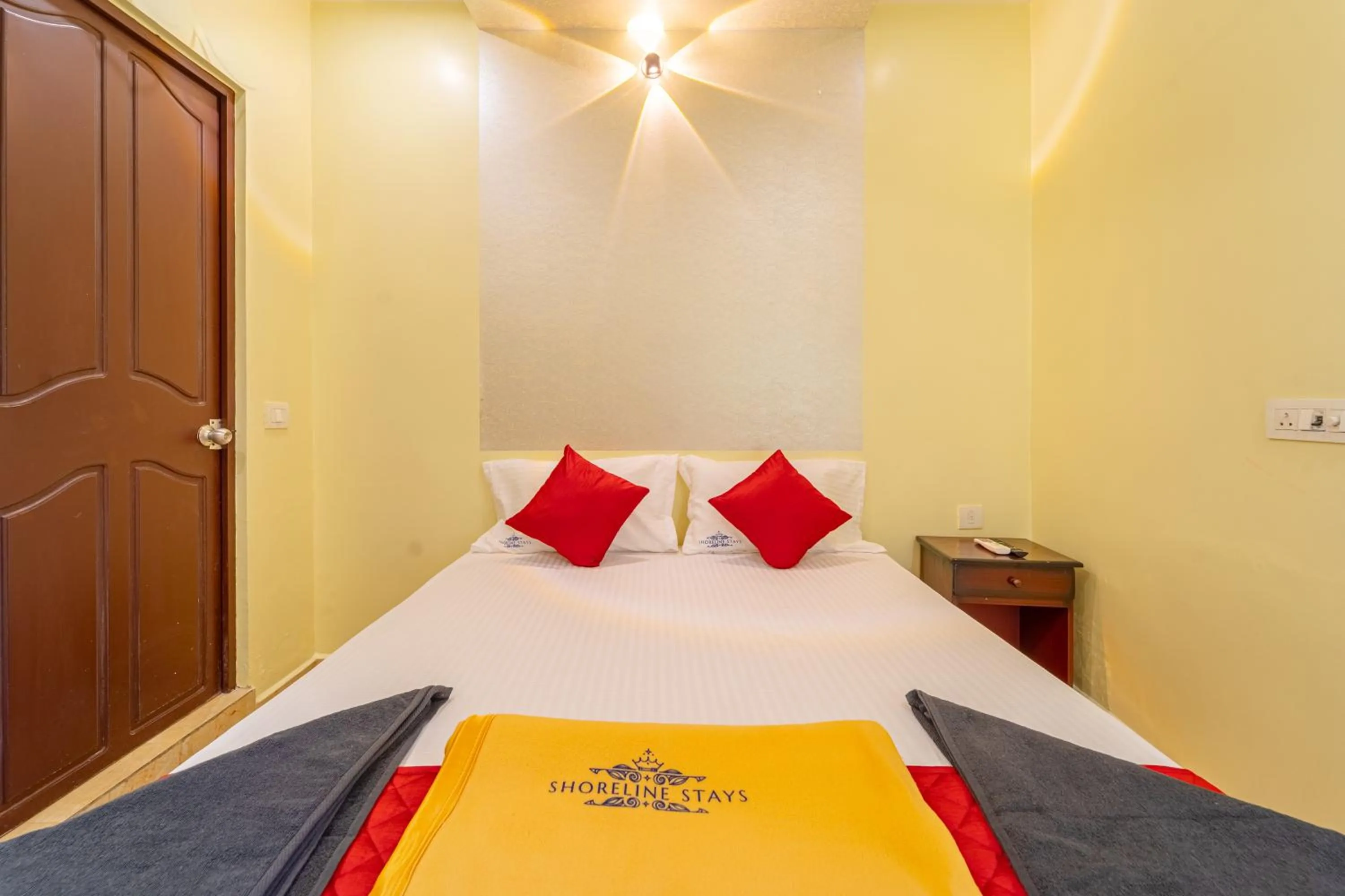 Bed in Shoreline Stays Near Rock Beach