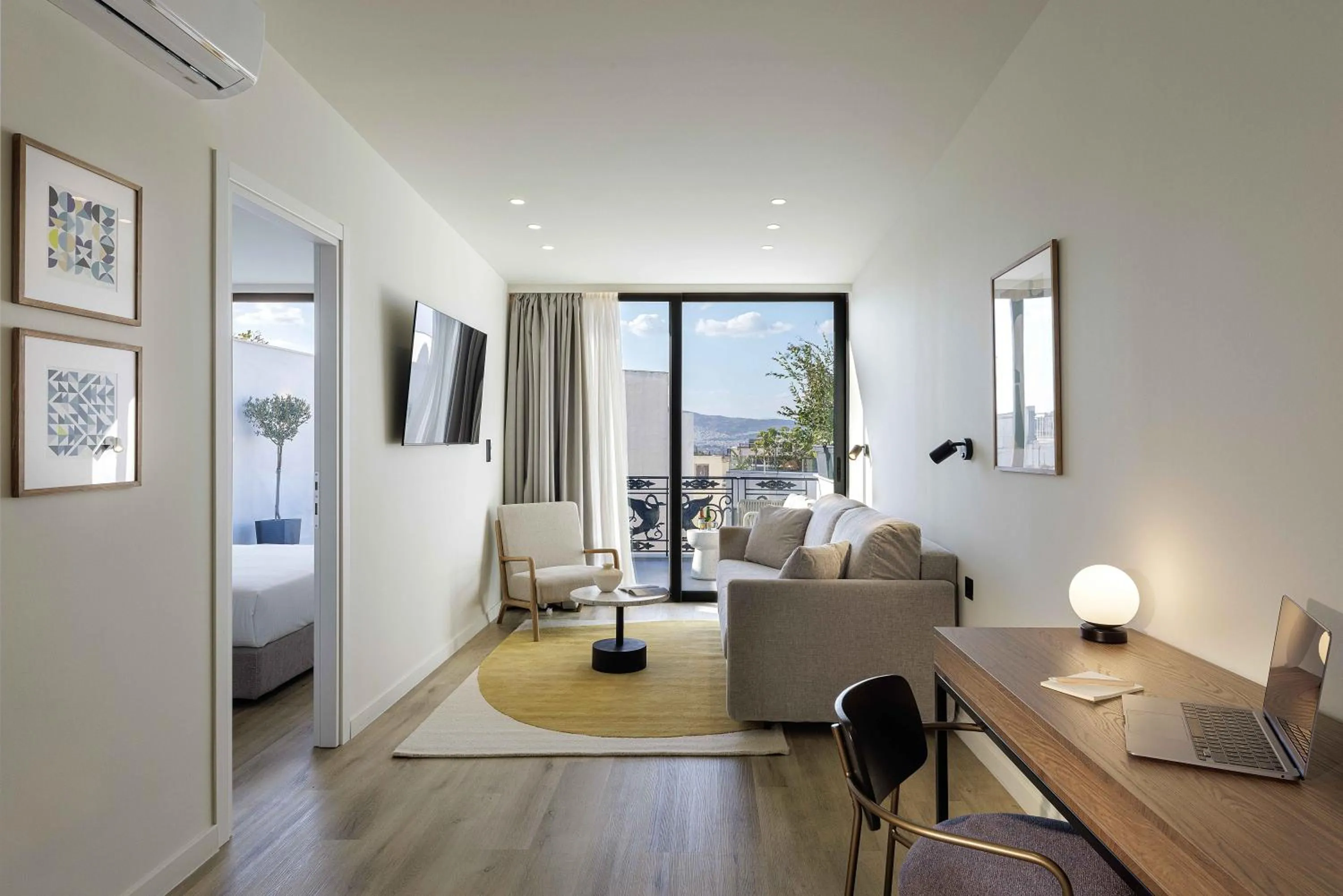 TV and multimedia in master Plaka