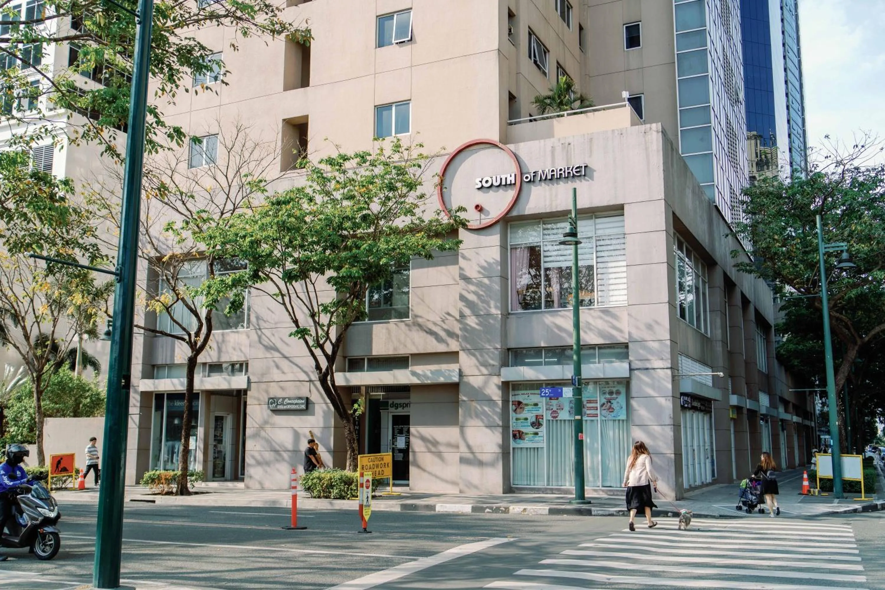 Cozy and Spacious Studio at SOMA BGC Near SM Aura and Bonifacio High Street