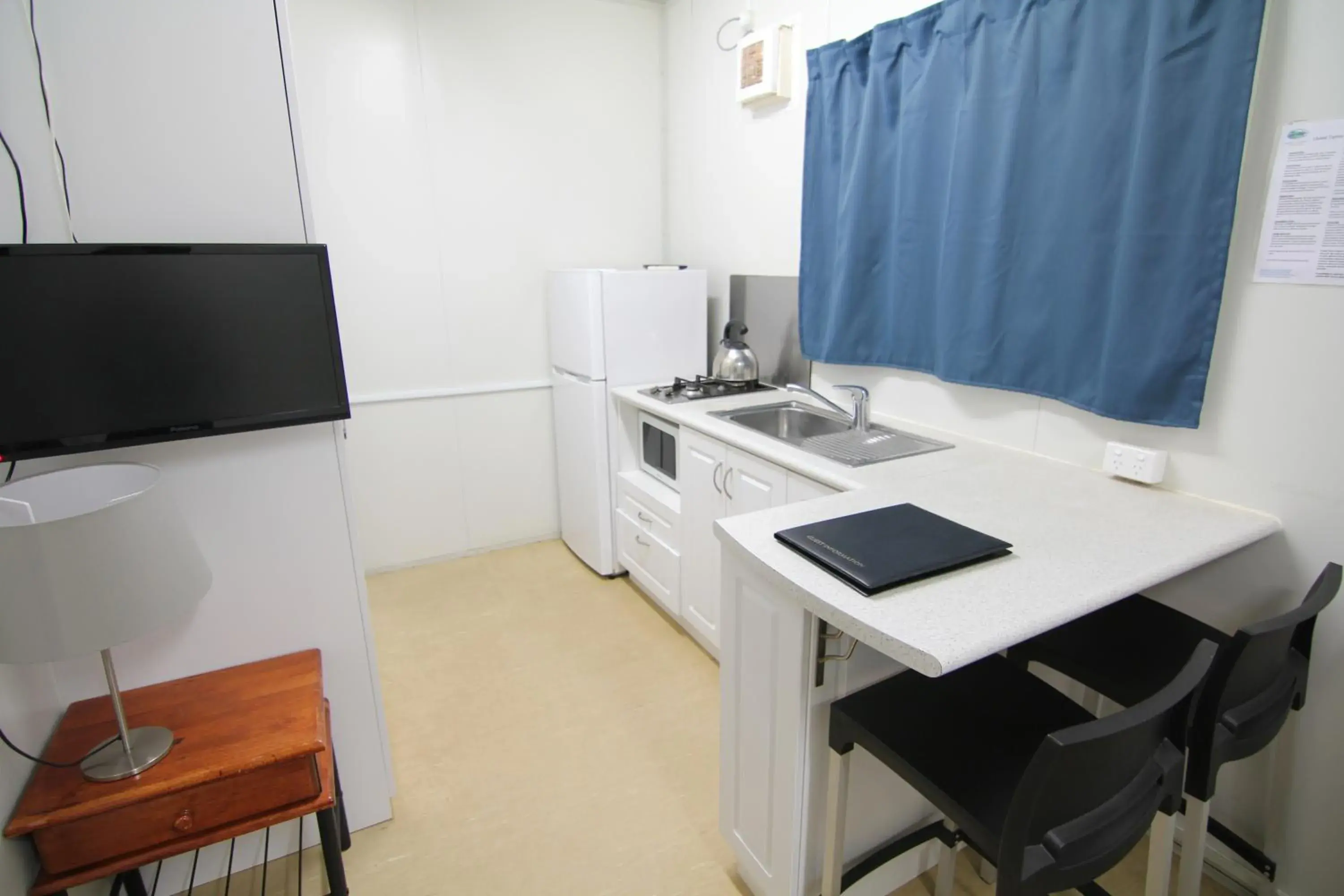 Budget Cabin Twin with Shared Bathroom in Coral Coast Tourist Park Budget Cabin Twin with Shared Bathroom in Coral Coast Tourist Park