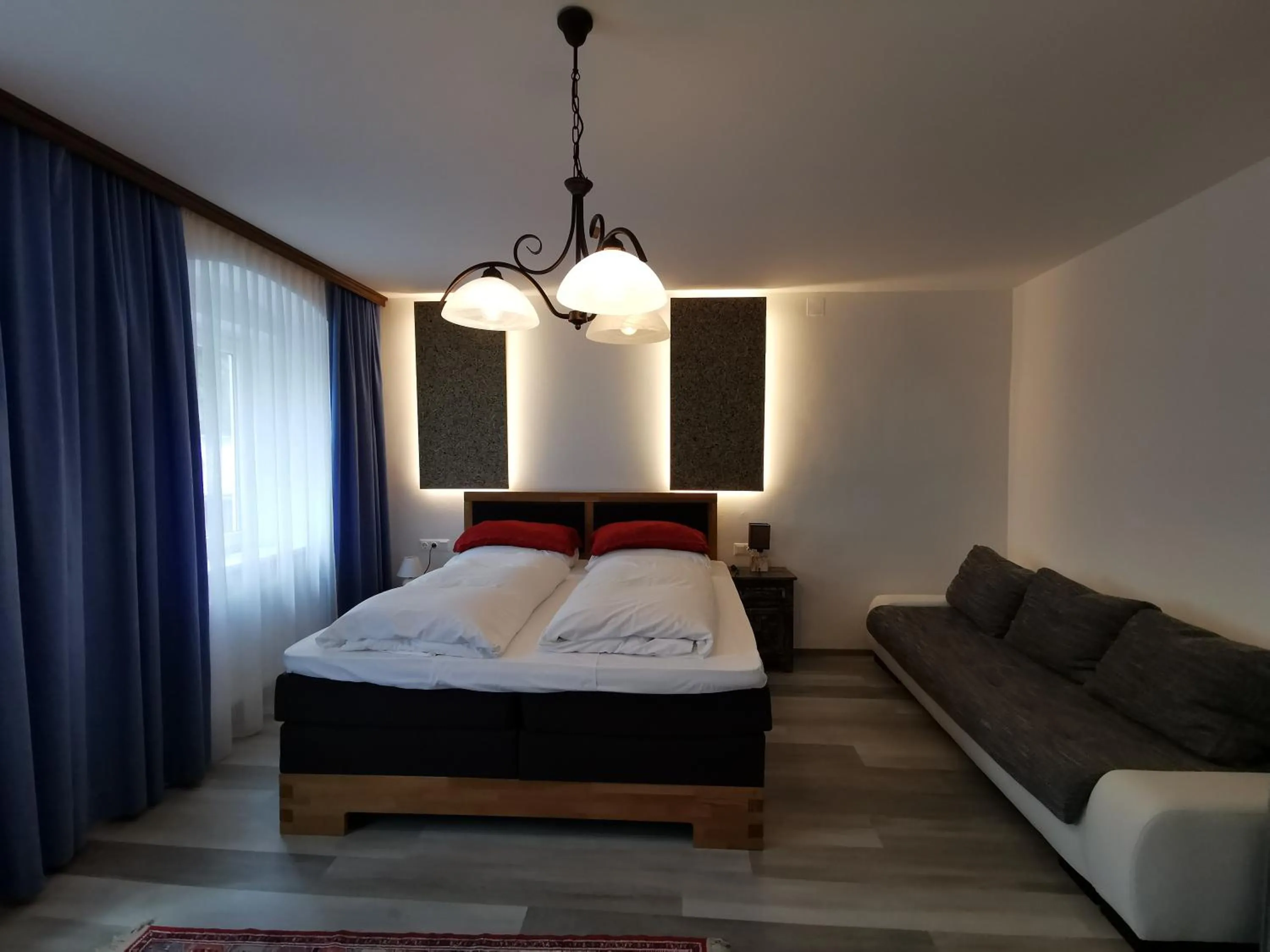 Photo of the whole room, Bed in Bed & Breakfast Goldener Stiefel