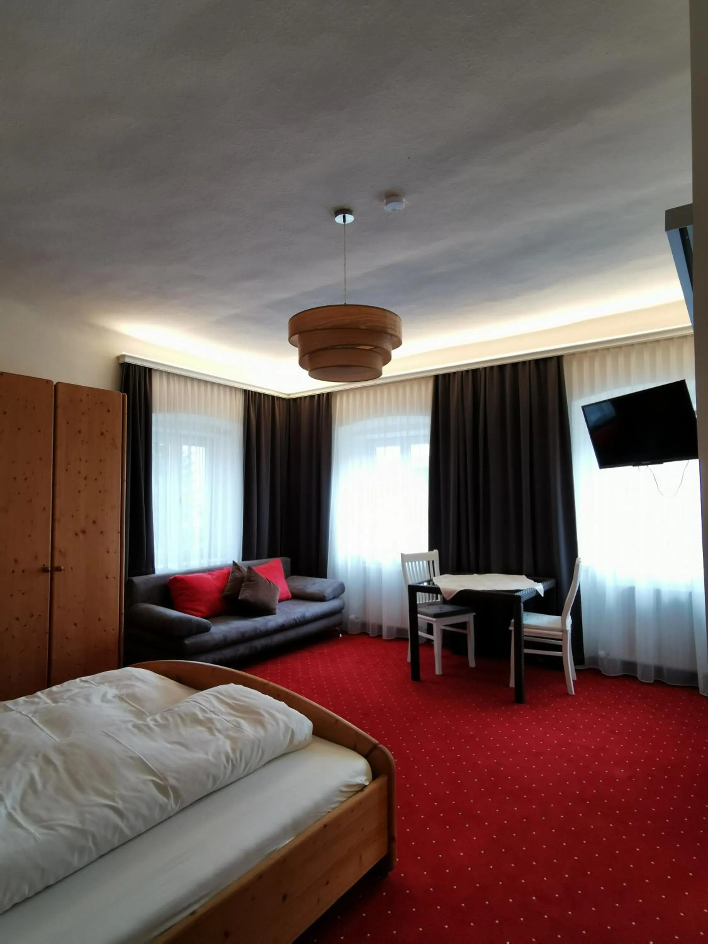 Photo of the whole room, Bed in Bed & Breakfast Goldener Stiefel