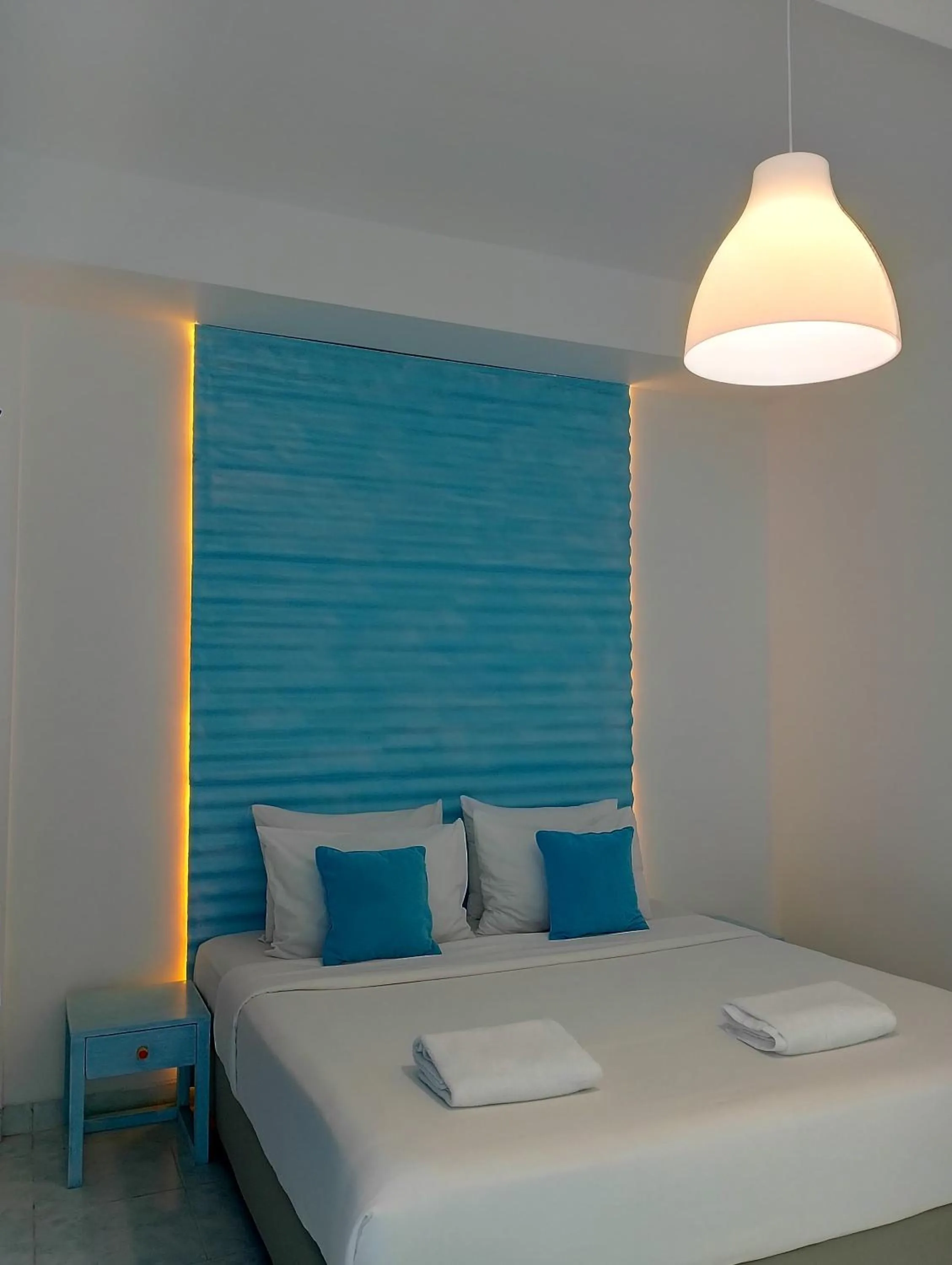 Bed in Paras Paros Marina Lodge