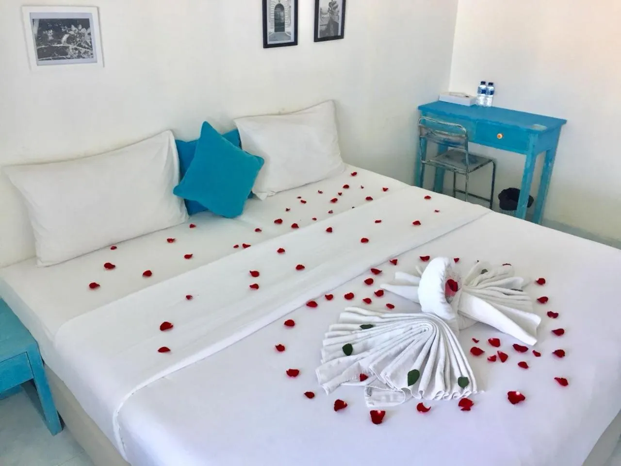 Decorative detail, Bed in Paras Paros Marina Lodge