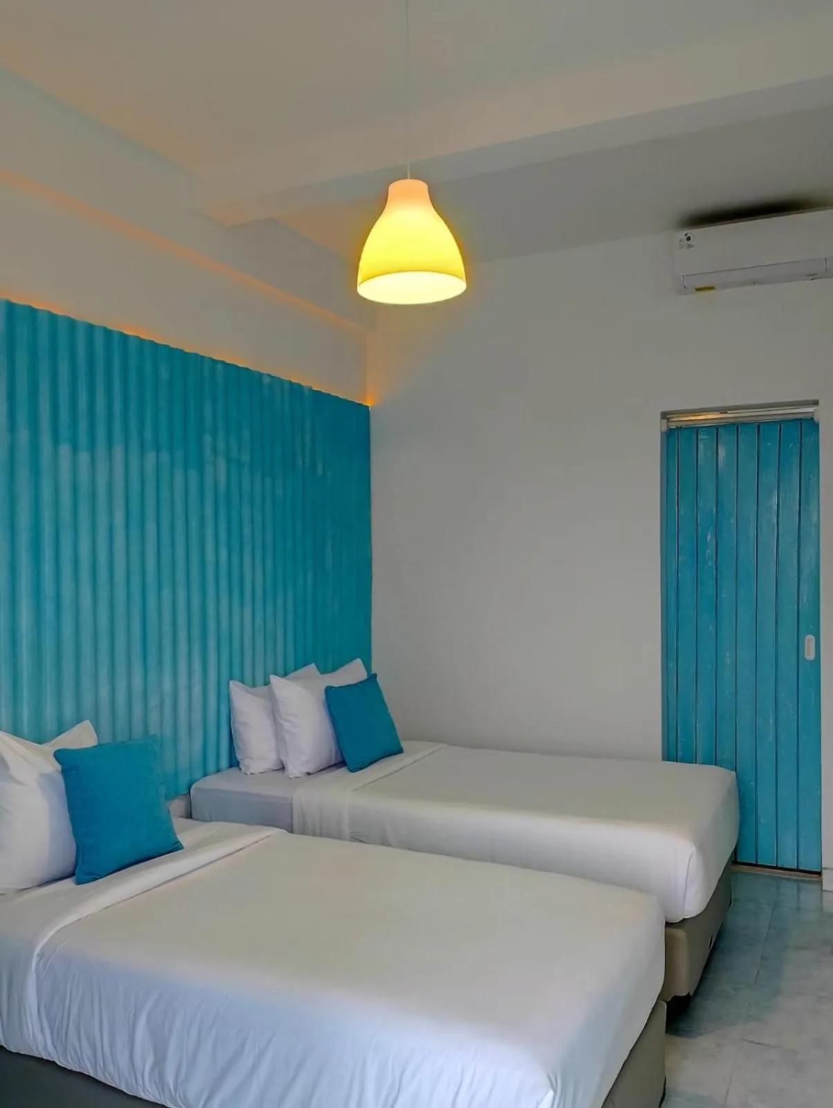 Bed in Paras Paros Marina Lodge