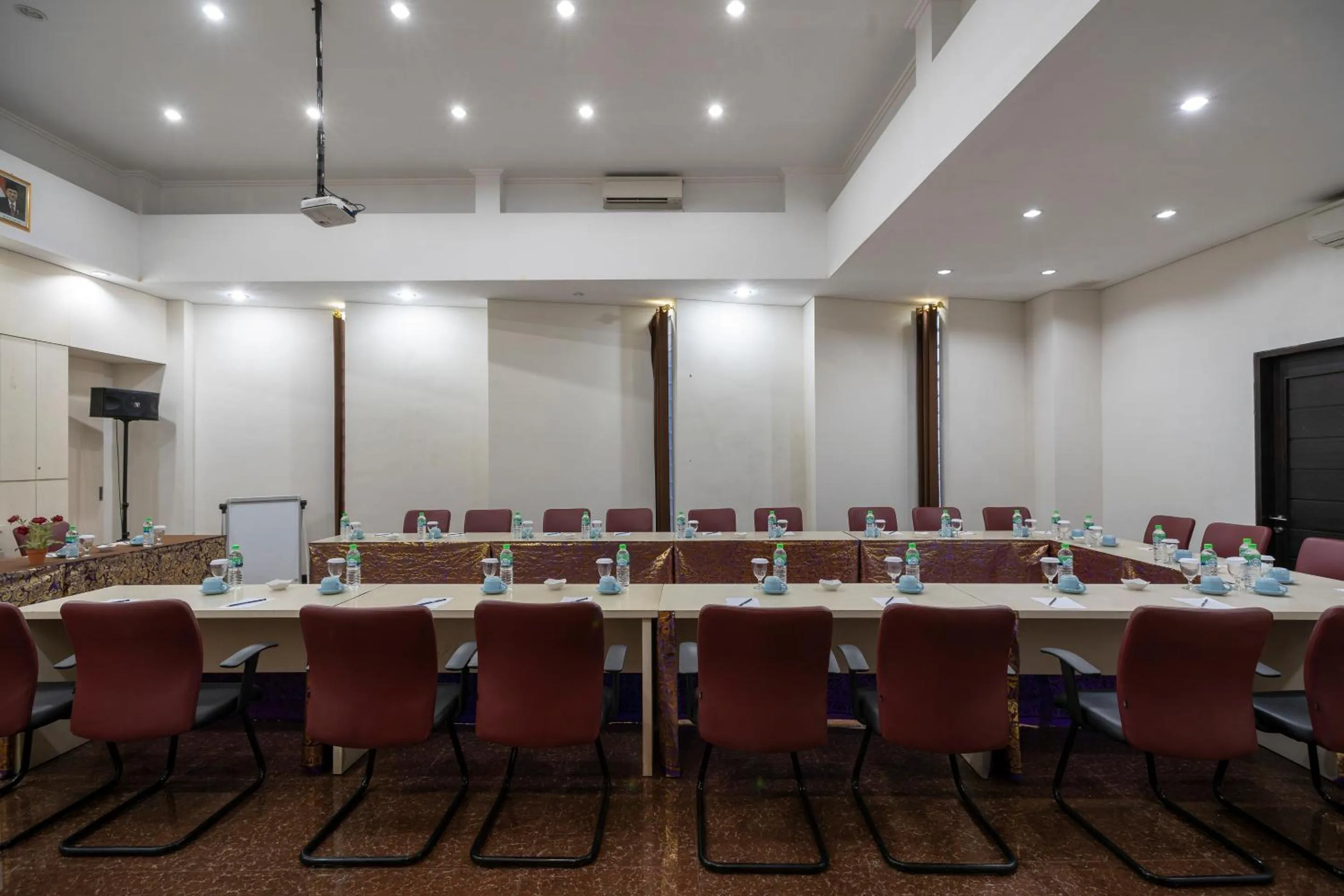 Meeting/conference room in Dante Guesthouse