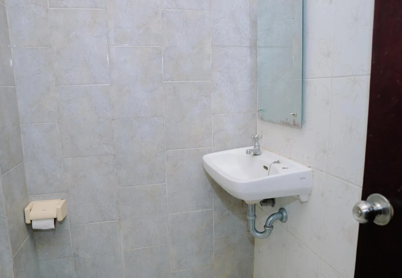 Bathroom in Dante Guesthouse