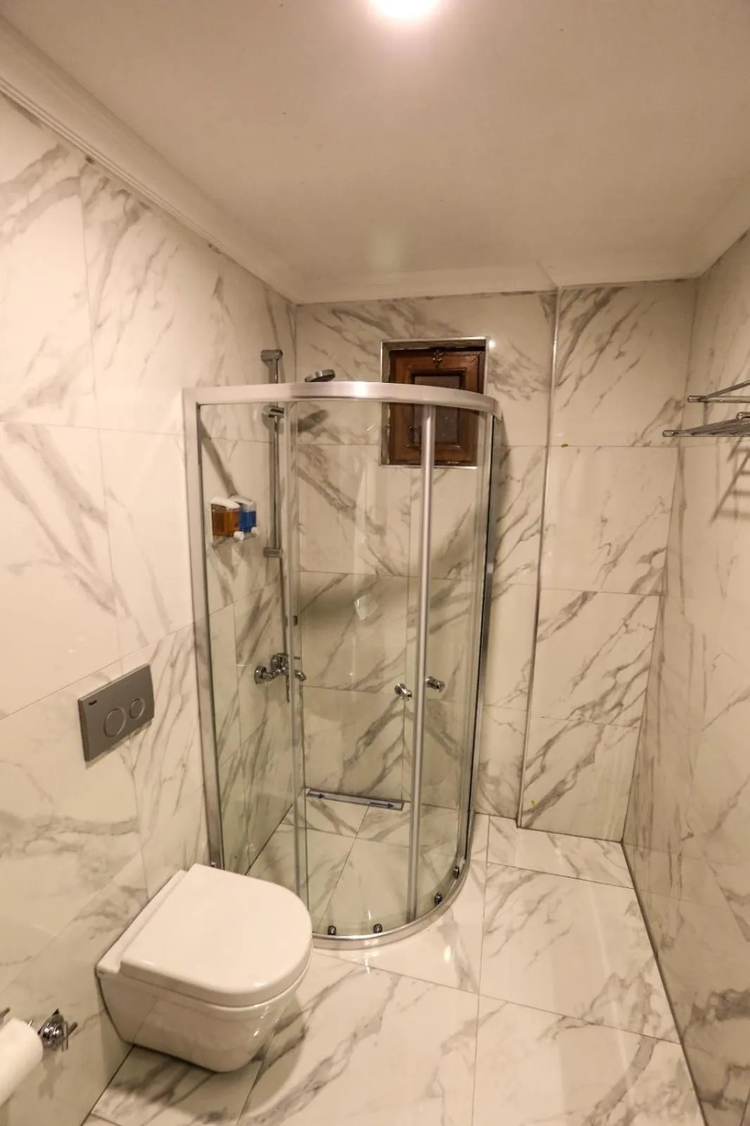 Shower in Akamoy Boztepe Hotel & restaurant
