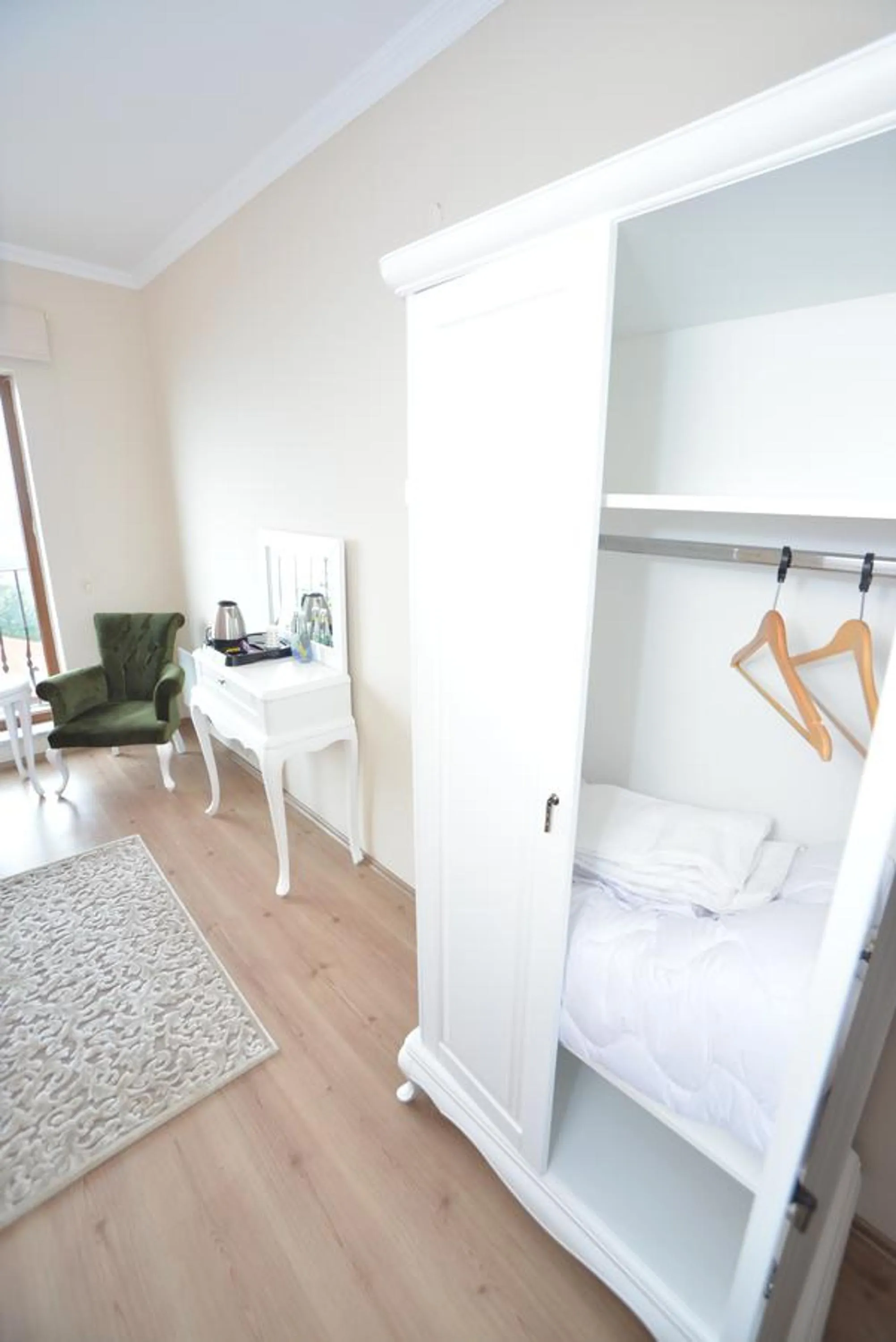 Photo of the whole room, Bed in Akamoy Boztepe Hotel & restaurant