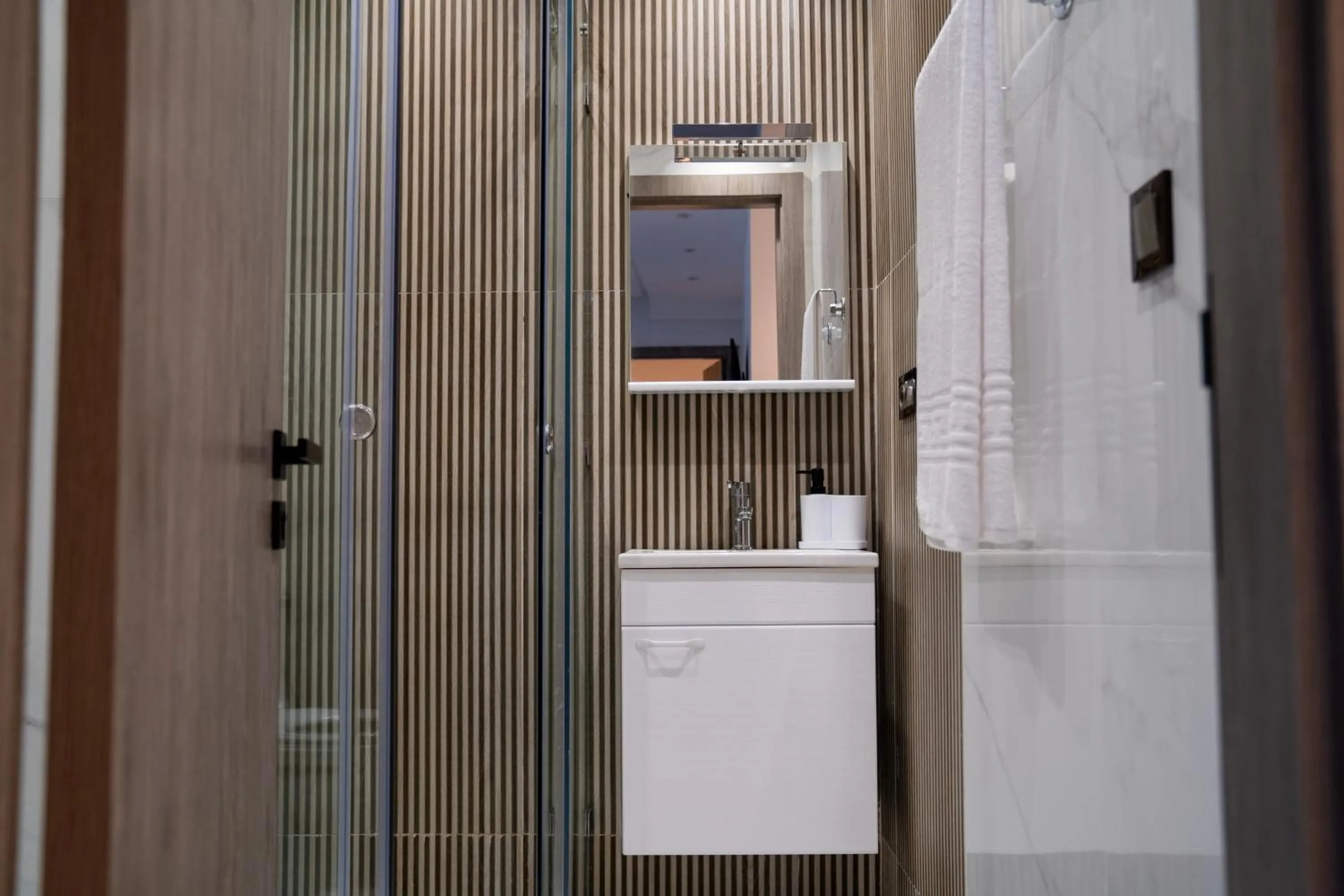 Shower in Living Appart-Hotel