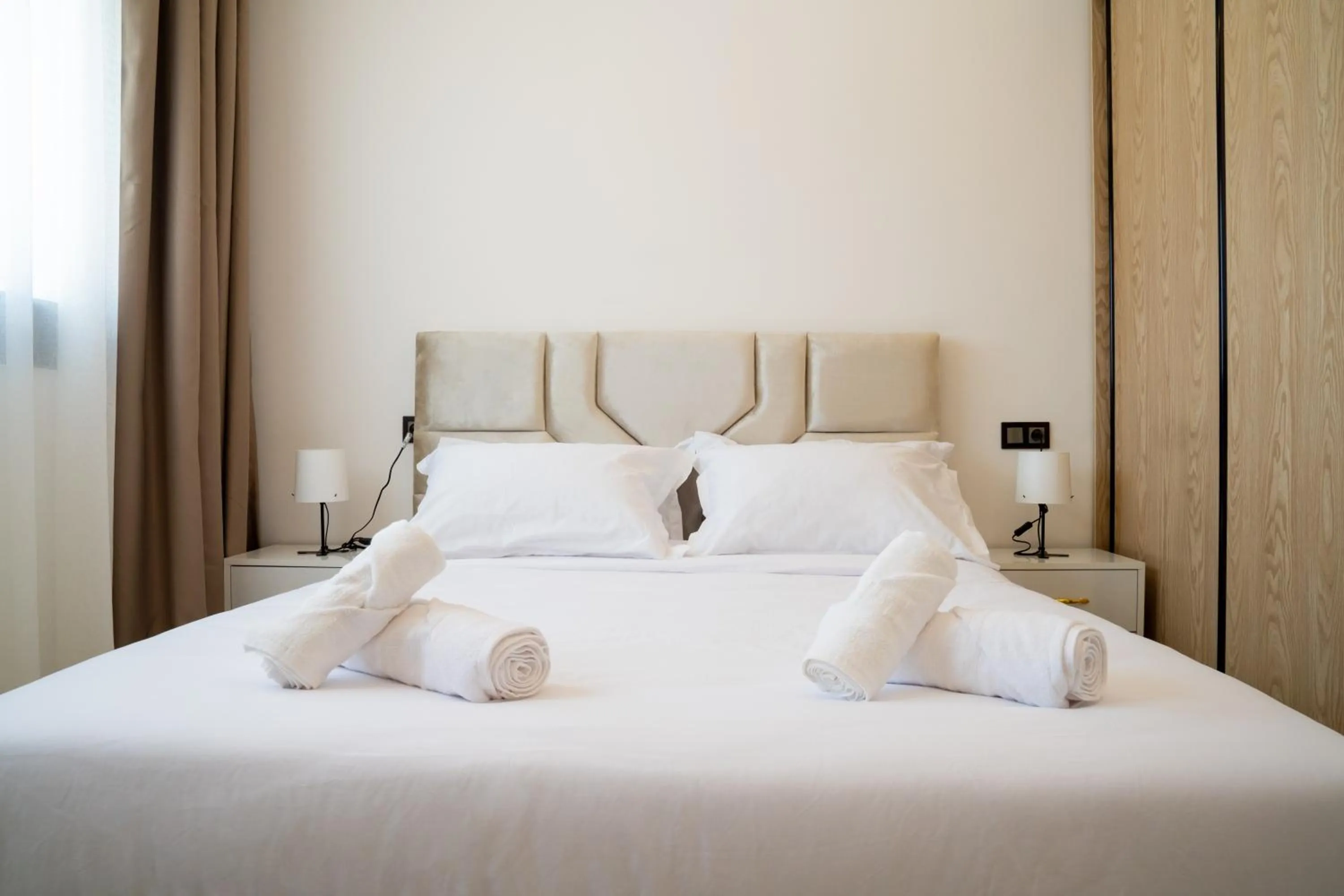 Bed in Living Appart-Hotel