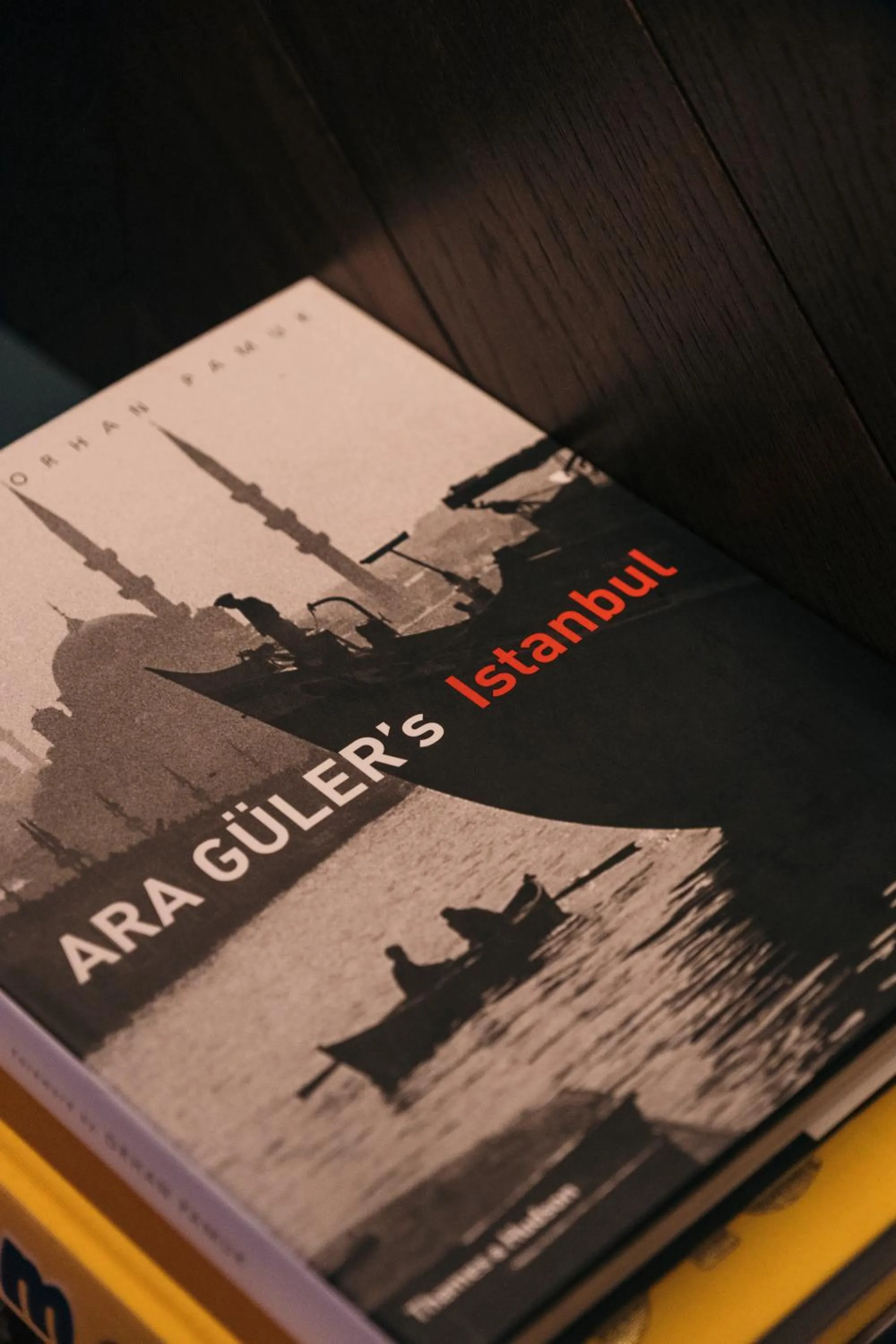 Library in Komana Hotel Binbirdirek