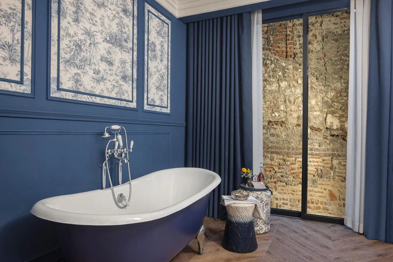 Bath in Komana Hotel Binbirdirek