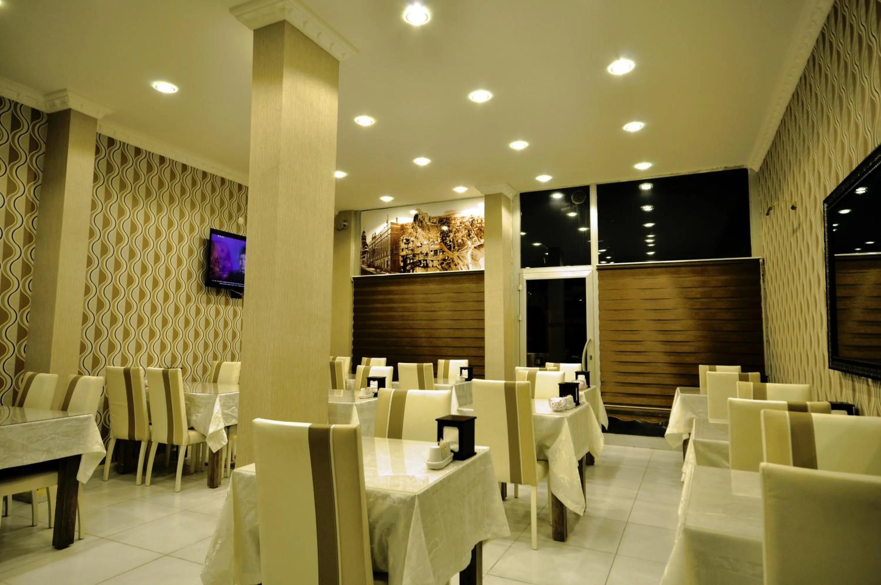 Restaurant/places to eat in Kars Konak Hotel