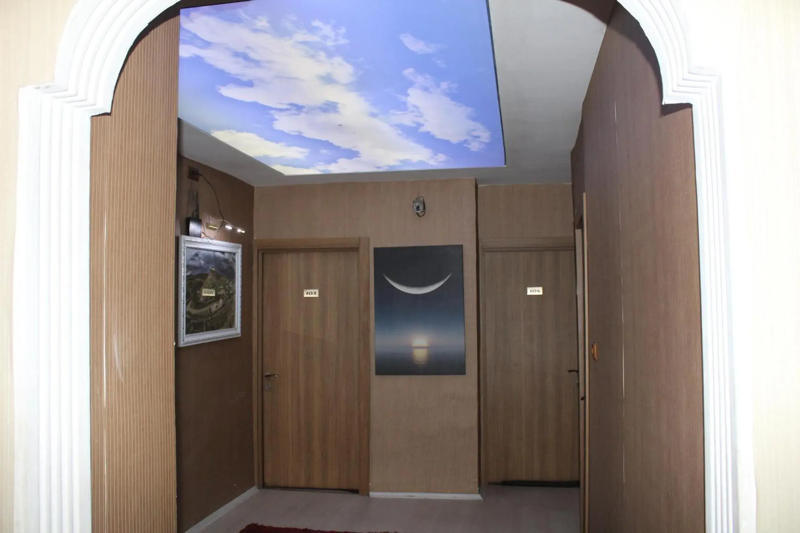 Deluxe Double Room (2 Adults + 1 Child) in Kars Konak Hotel Deluxe Double Room (2 Adults + 1 Child) in Kars Konak Hotel