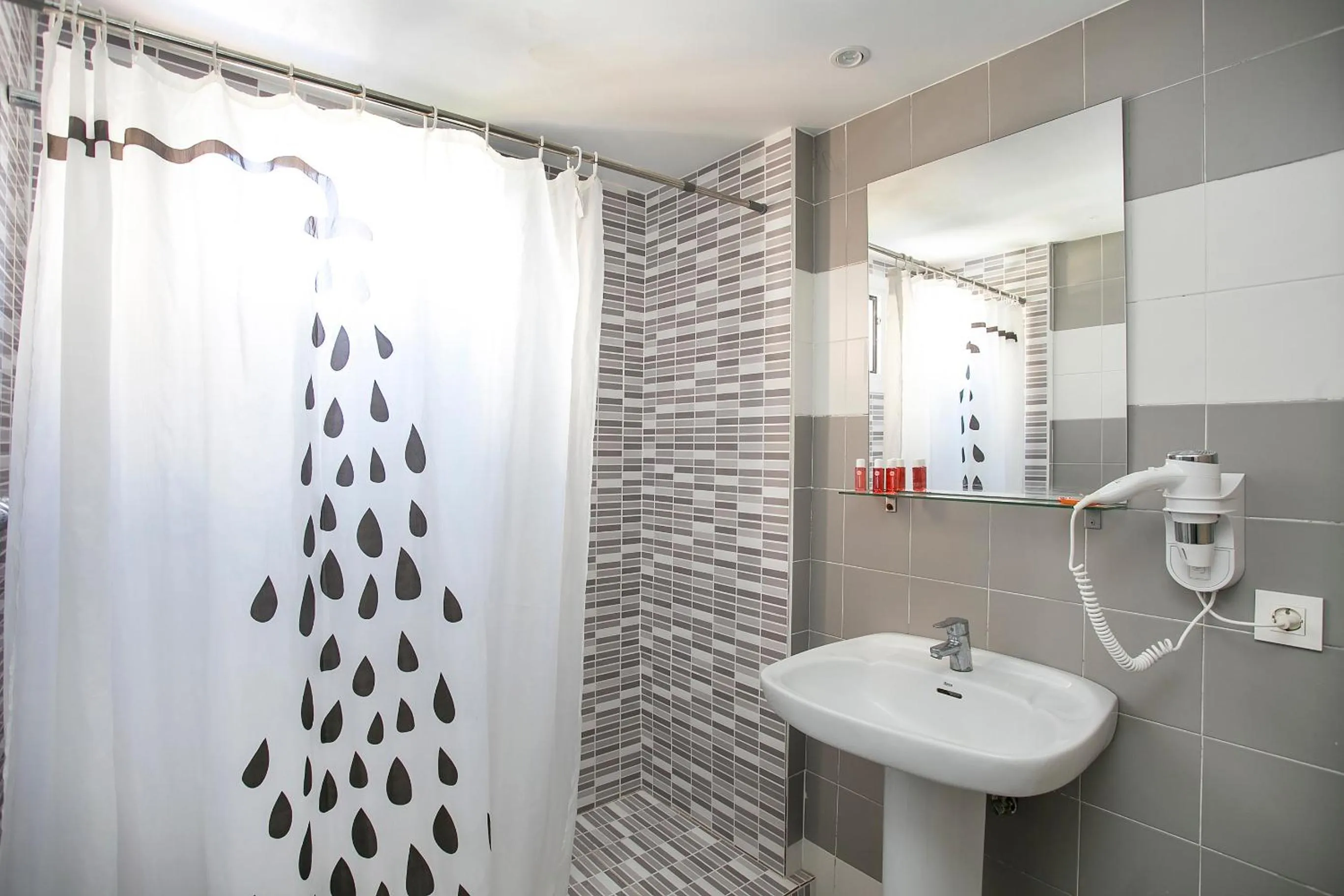 Bathroom in Apartamentos Amalia By Mc
