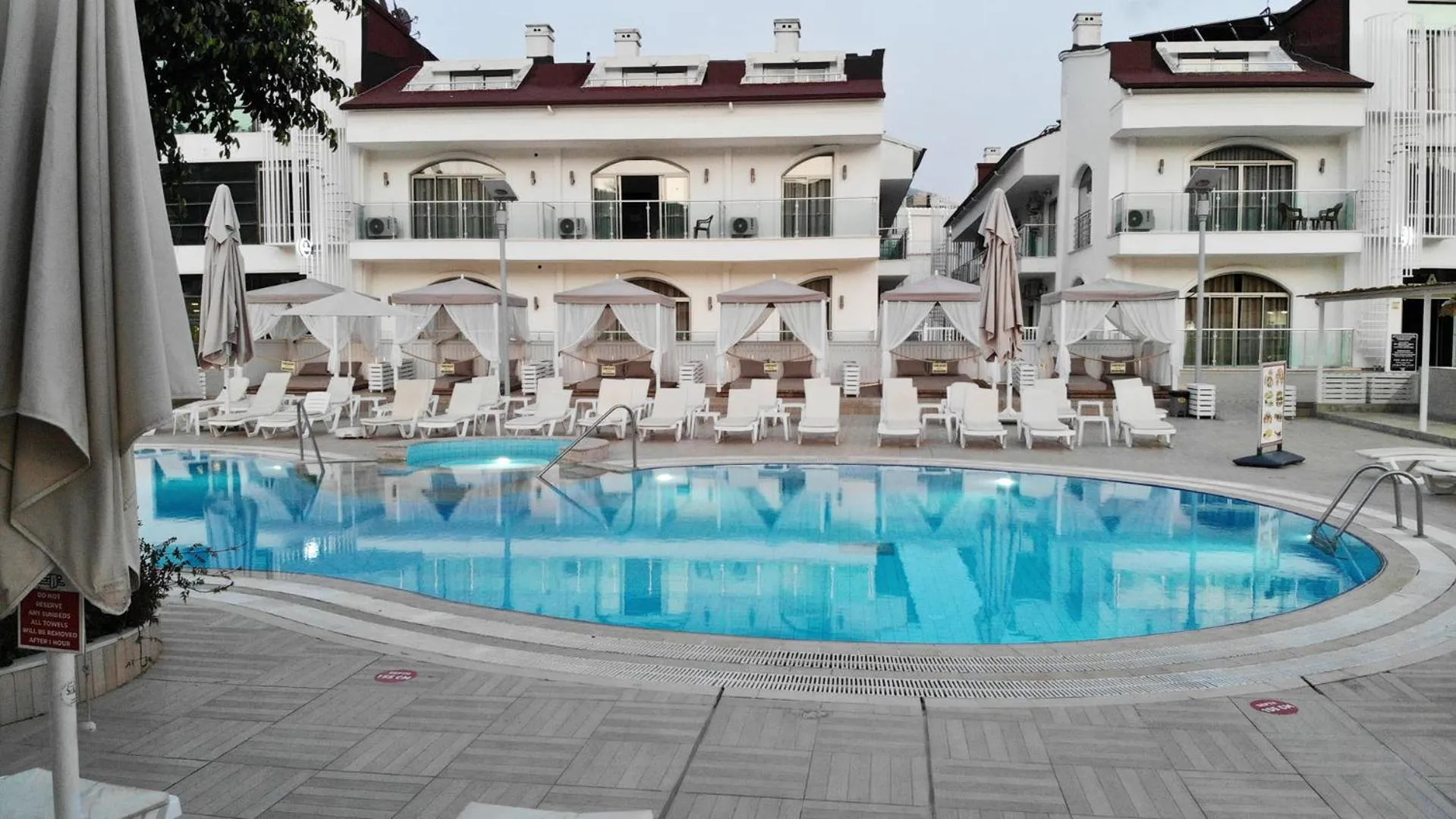 sunbed in Forum Residence Hotel