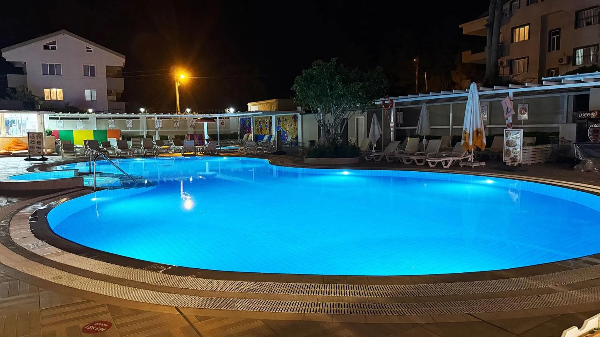Swimming pool in Forum Residence Hotel