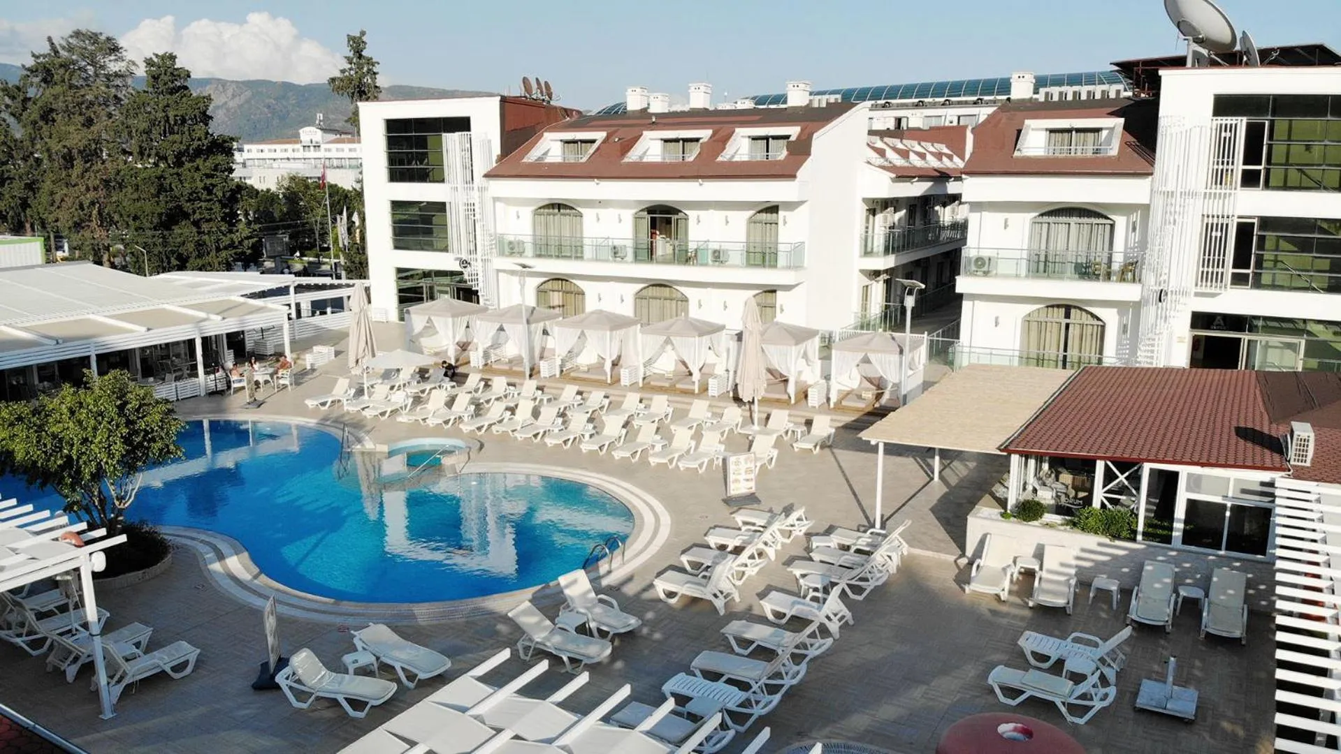 Patio in Forum Residence Hotel