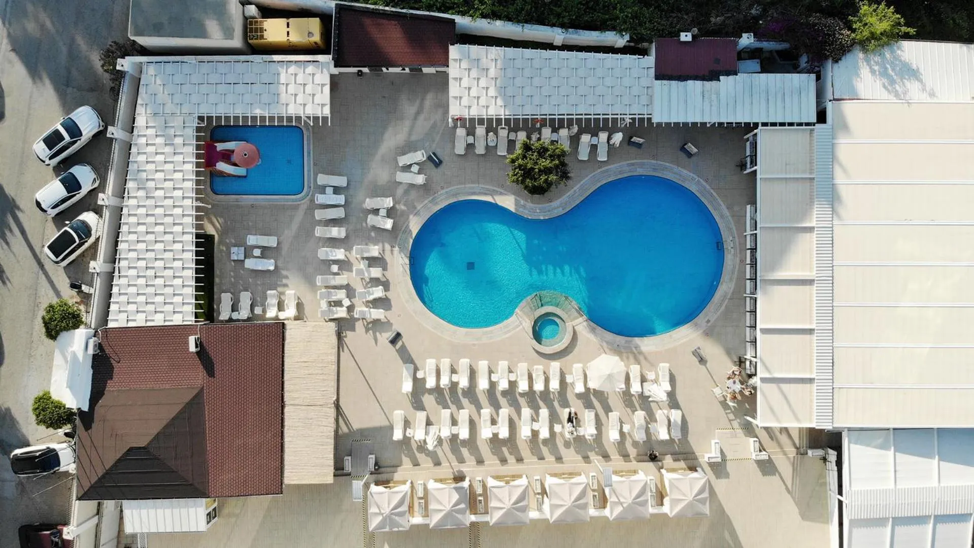 Swimming pool in Forum Residence Hotel