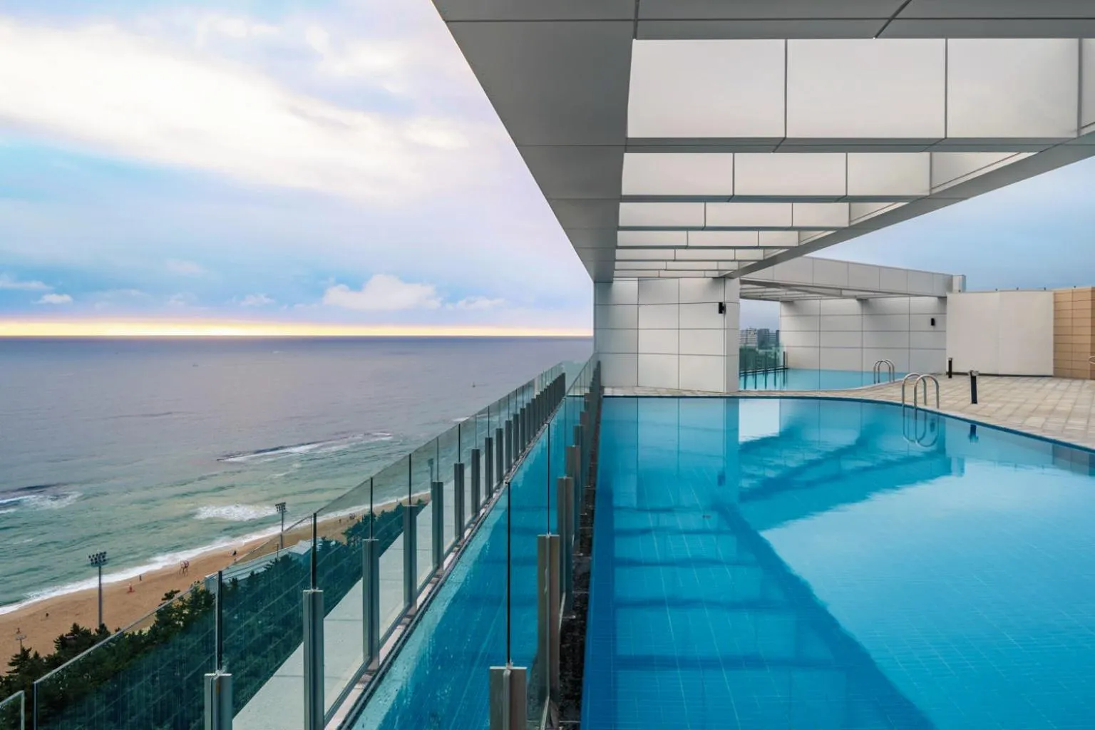 Swimming pool in Le Collective Sokcho Beach