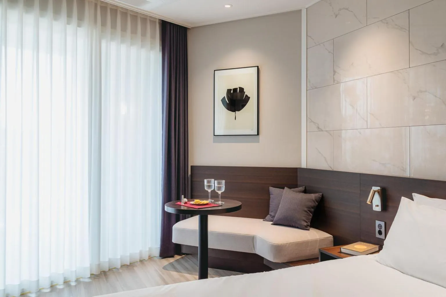 Property building, Bed in Le Collective Sokcho Beach