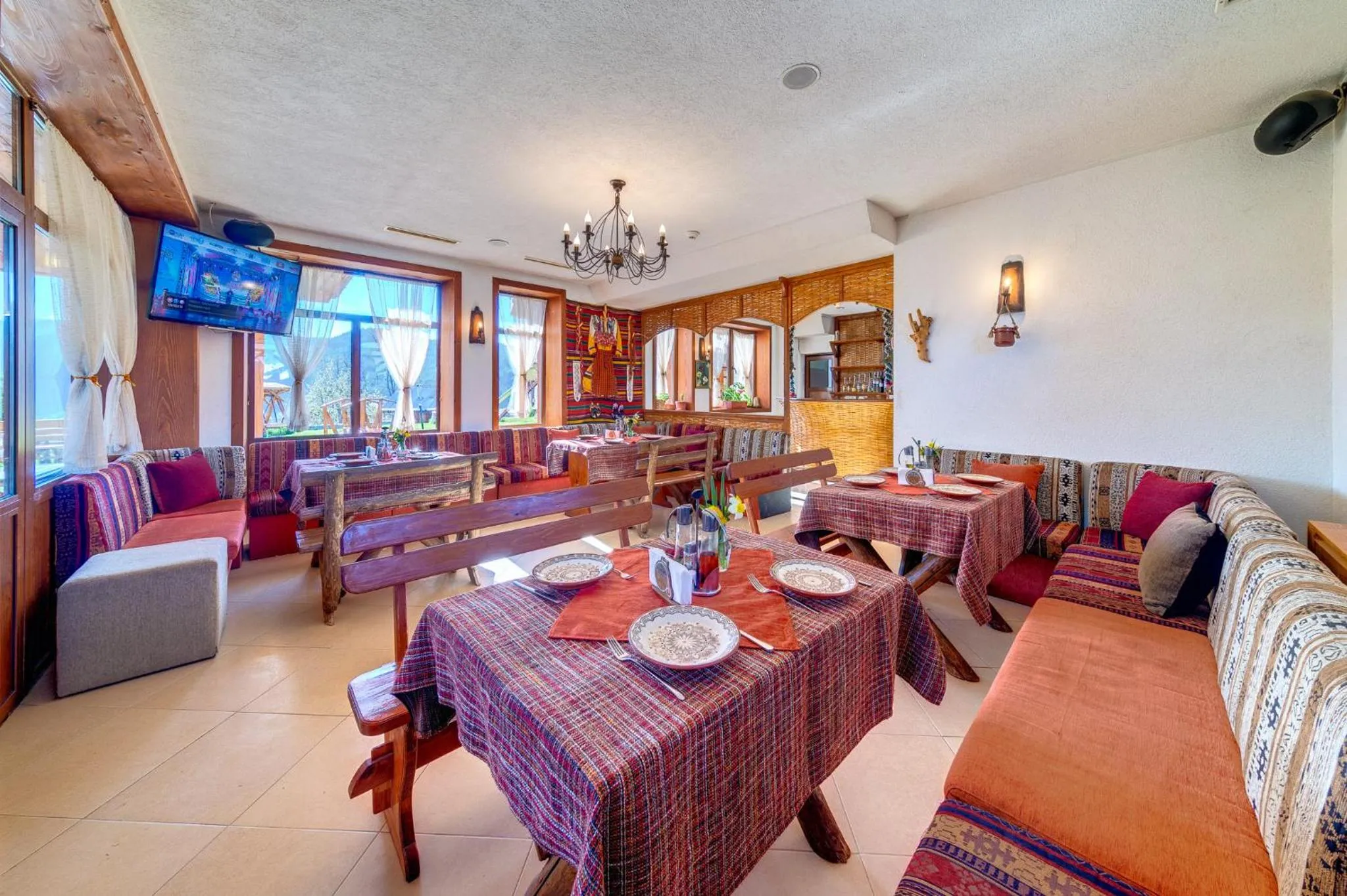 Restaurant/places to eat in Hotel Mursal