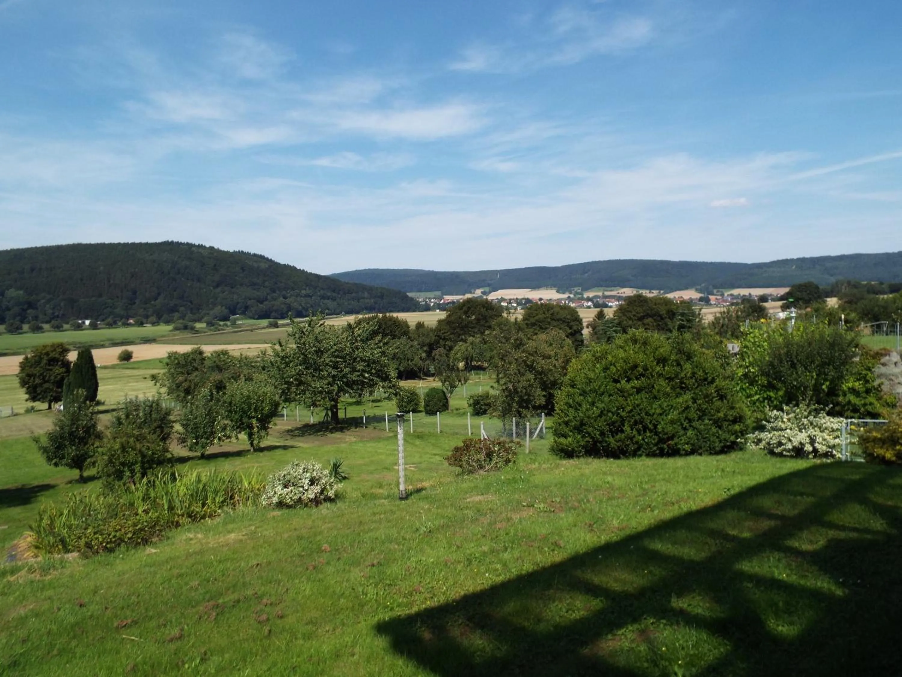 Garden in Hotel garni Zum Reinhardswald