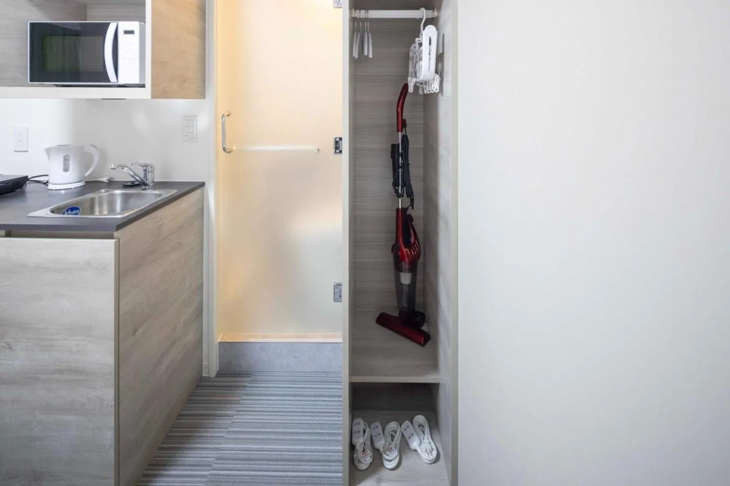 wardrobe in CH RESIDENCE wasedaturumakicho